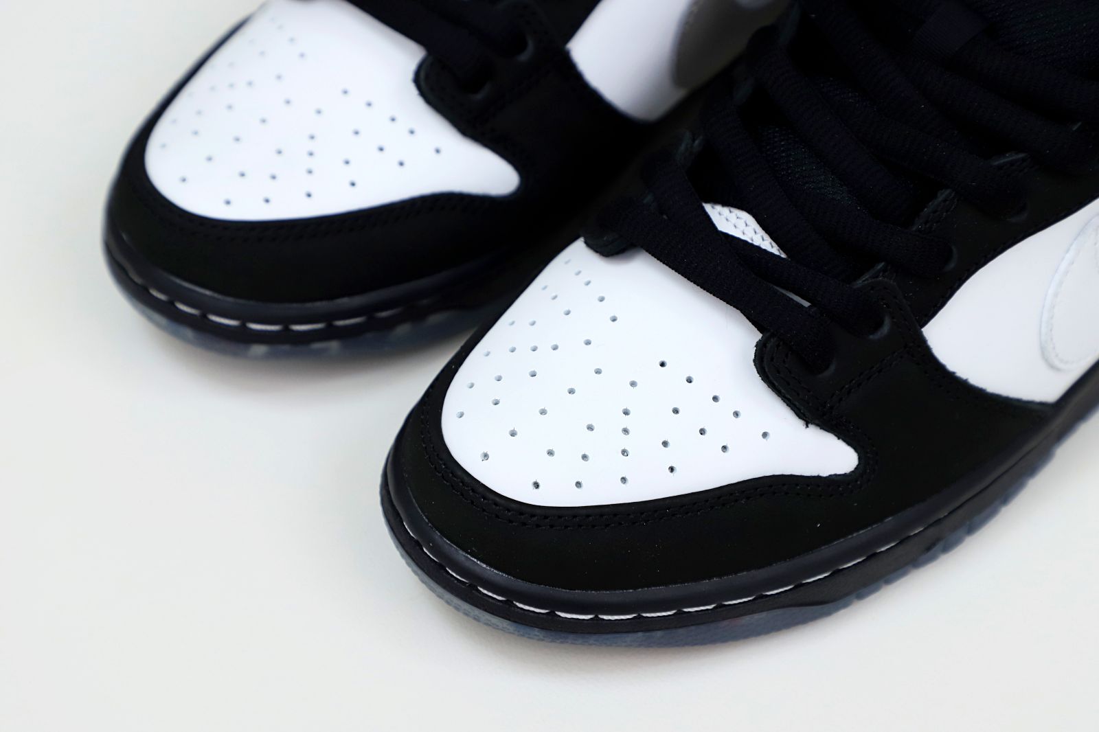 NIKE SB DUNK LOW STAPLE PANDA PIGEON (REGULAR BOX)