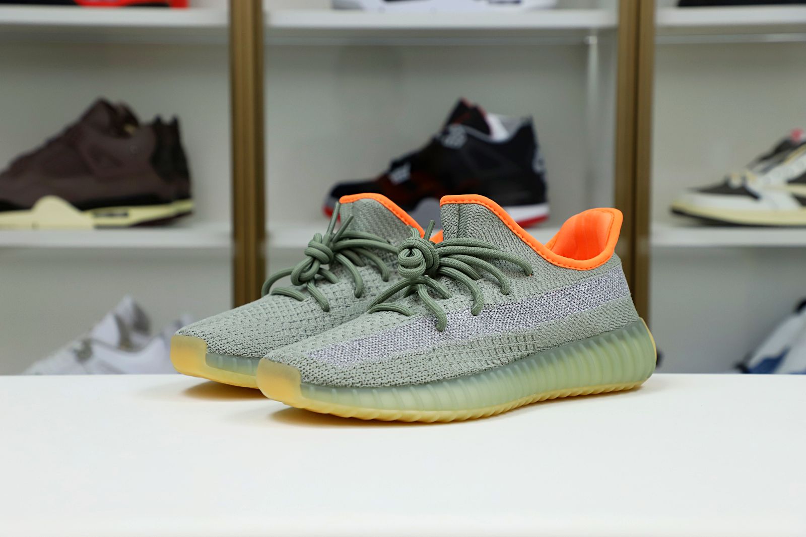 YEEZY BOOST 350 V2