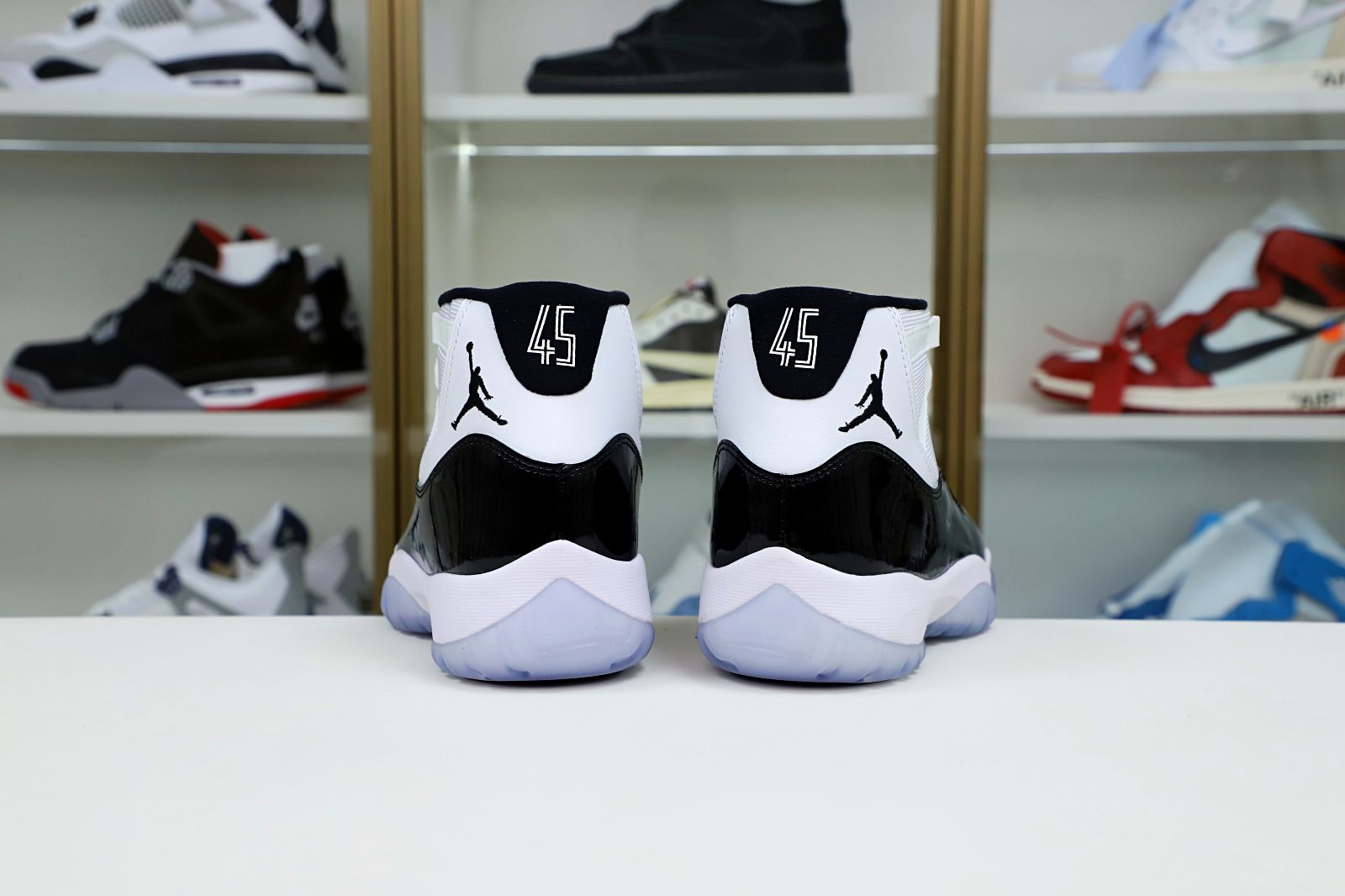 AIR JORDAN 11 RETRO 