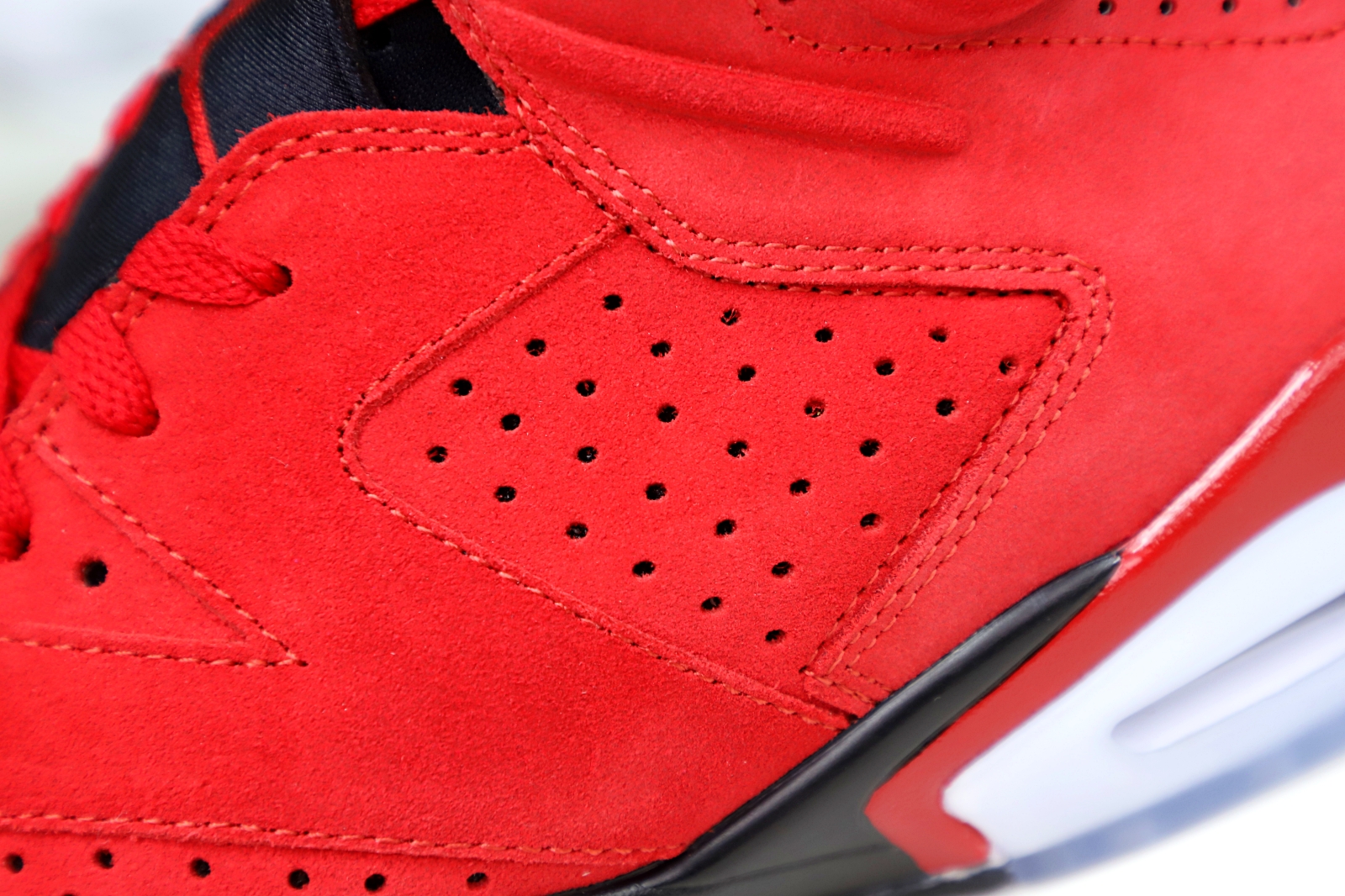 Air Jordan 6 Retro "Toro"