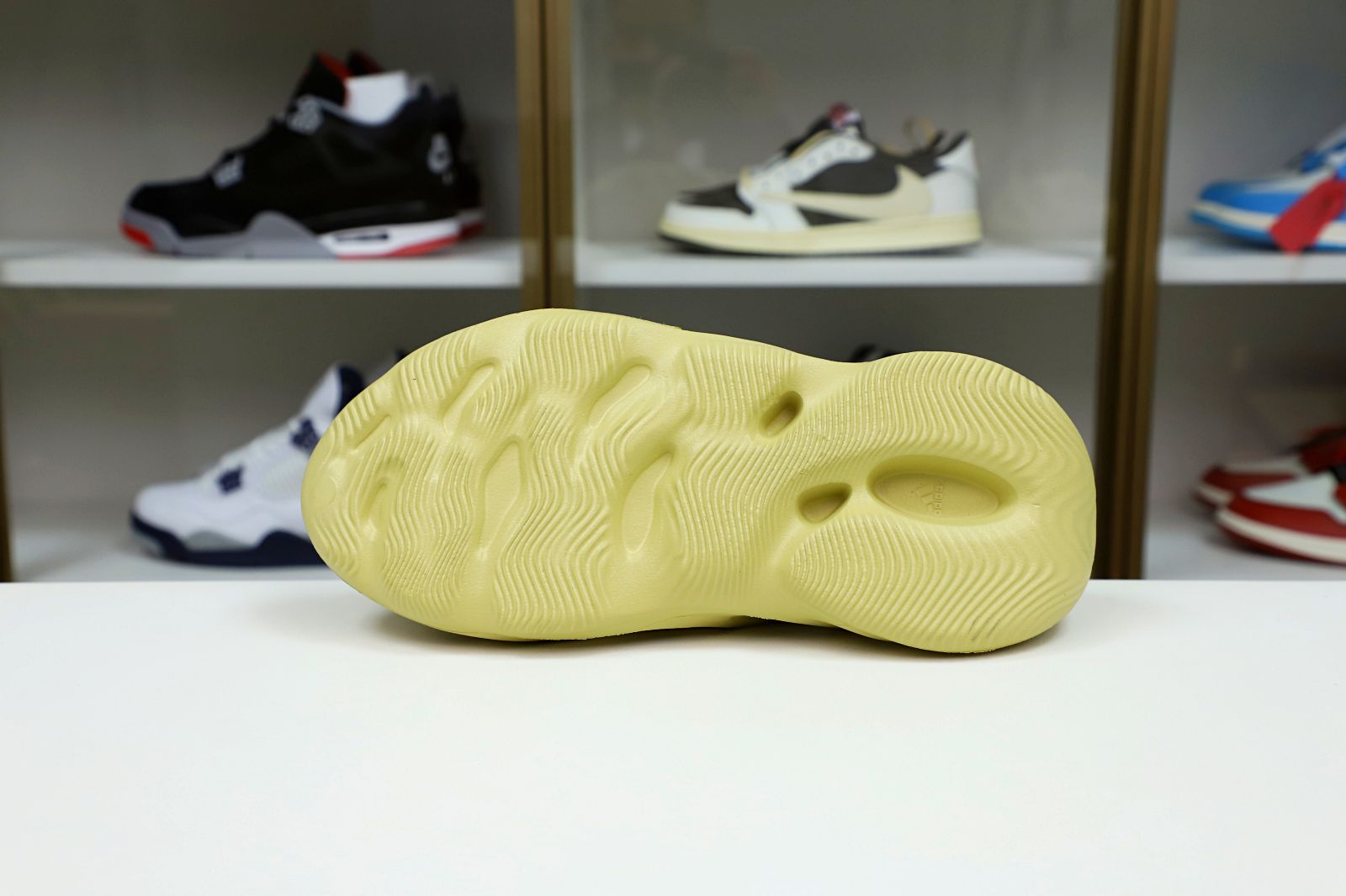 Yeezy Foam Runner "Sulfur"