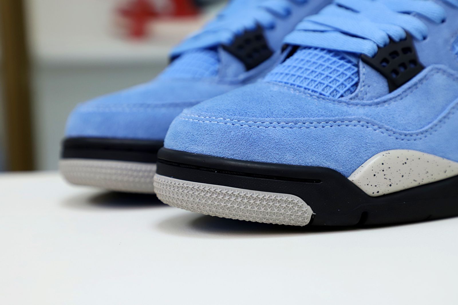 AIR JORDAN 4 UNIVERSITY BLUE