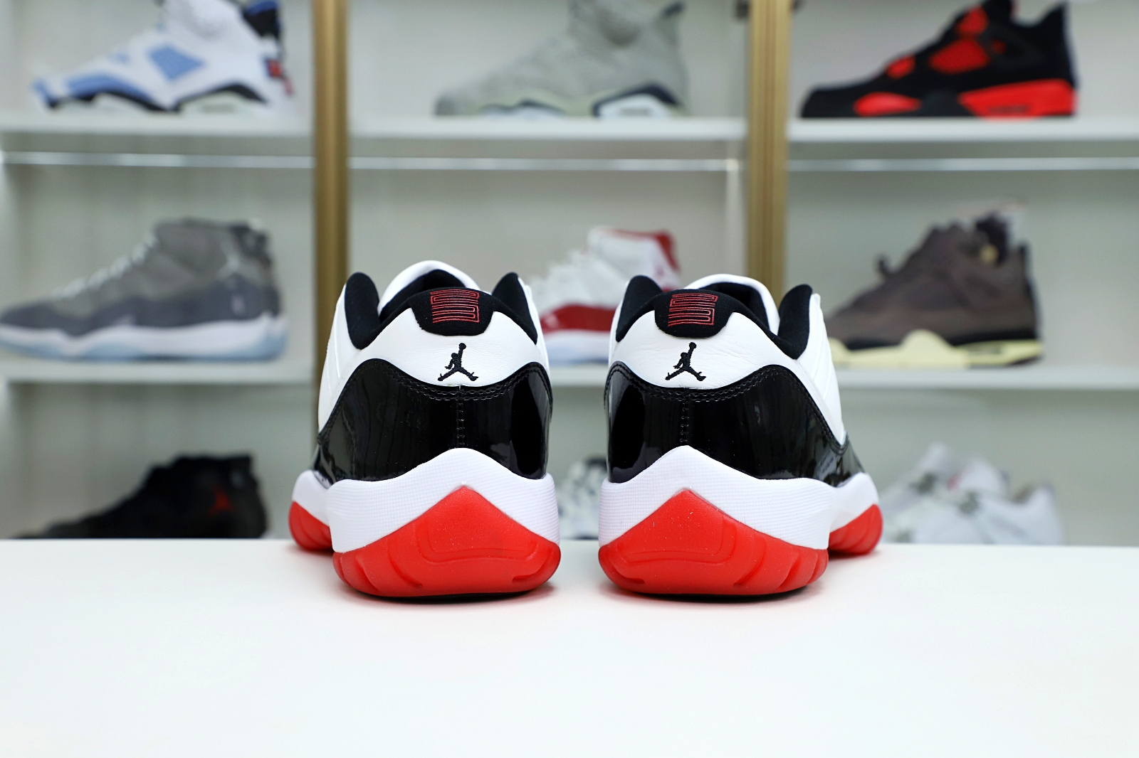 AIR JORDAN 11 LOW WHITE BRED