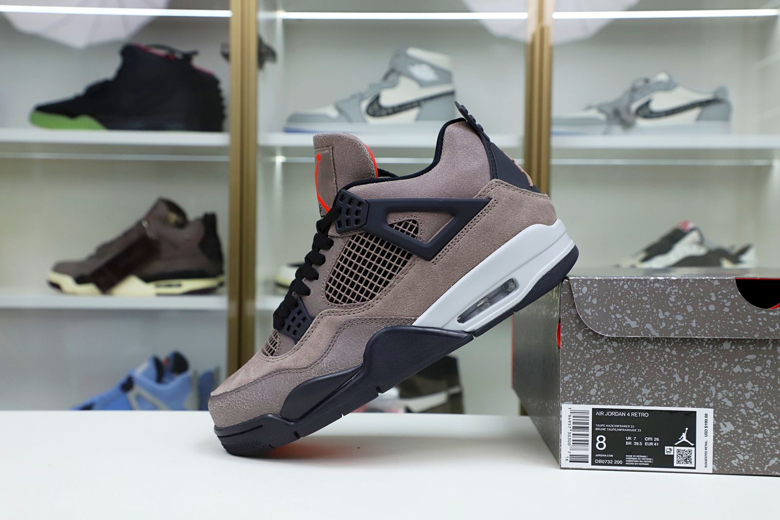 AIR JORDAN 4 RETRO 