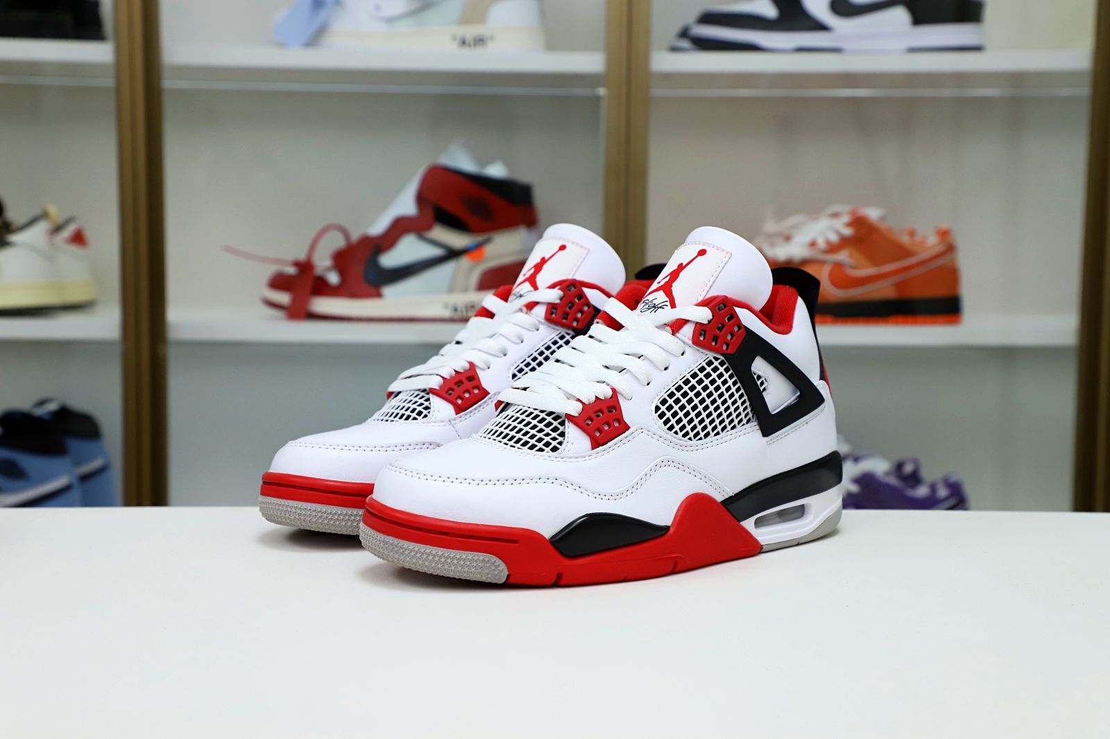 AIR JORDAN 4 RETRO 