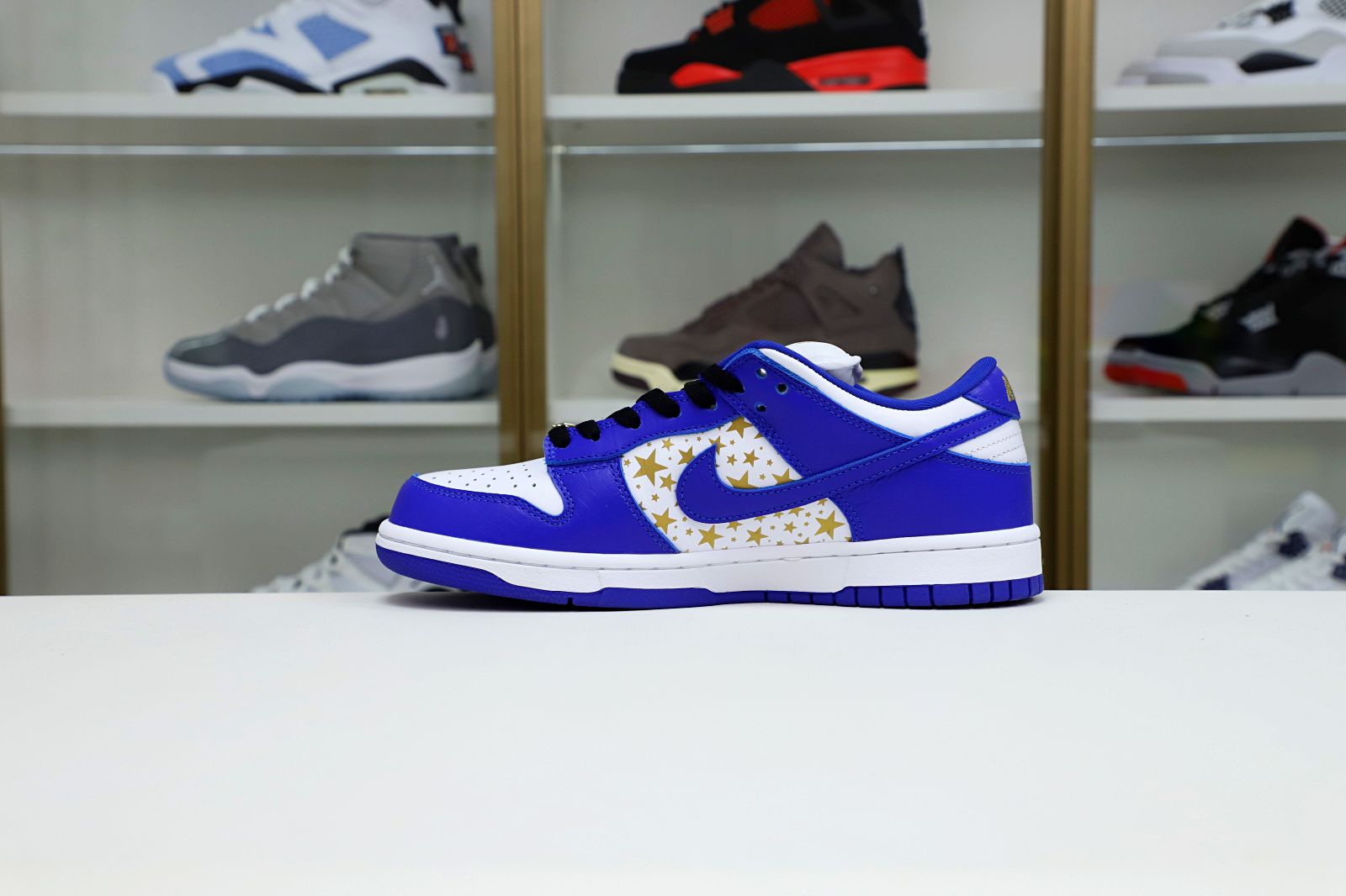 Sup*e x nike sb dunk low "hyper royal"