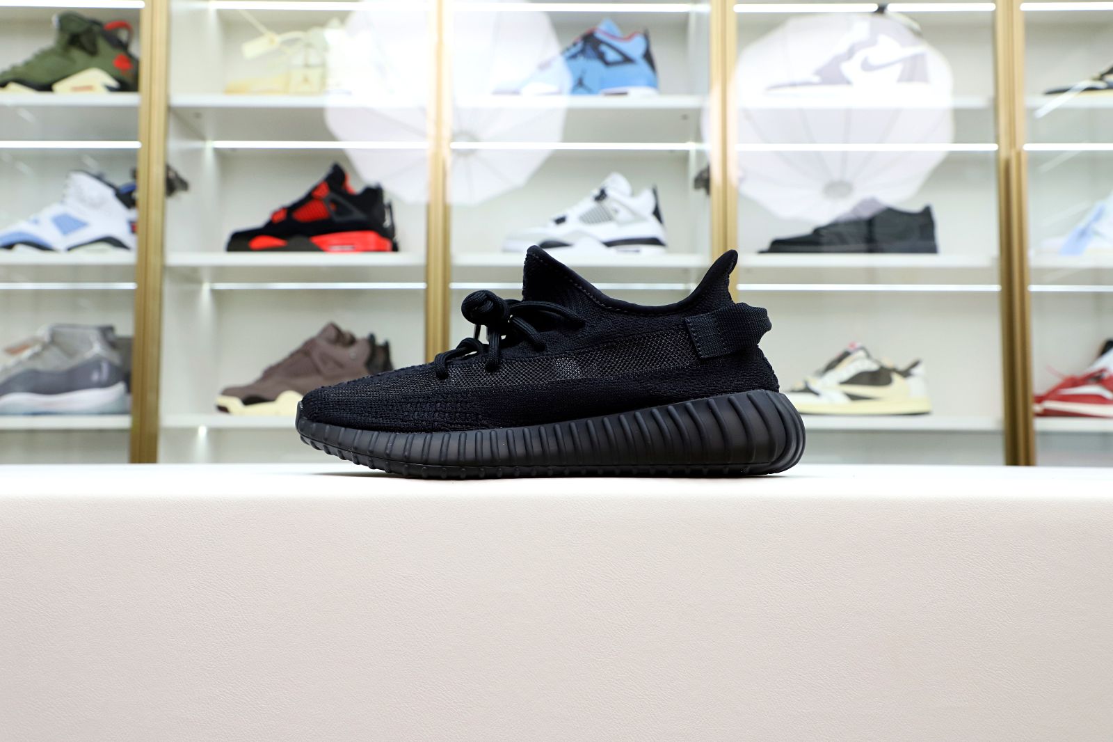 YEEZY BOOST 350 V2 ONYX