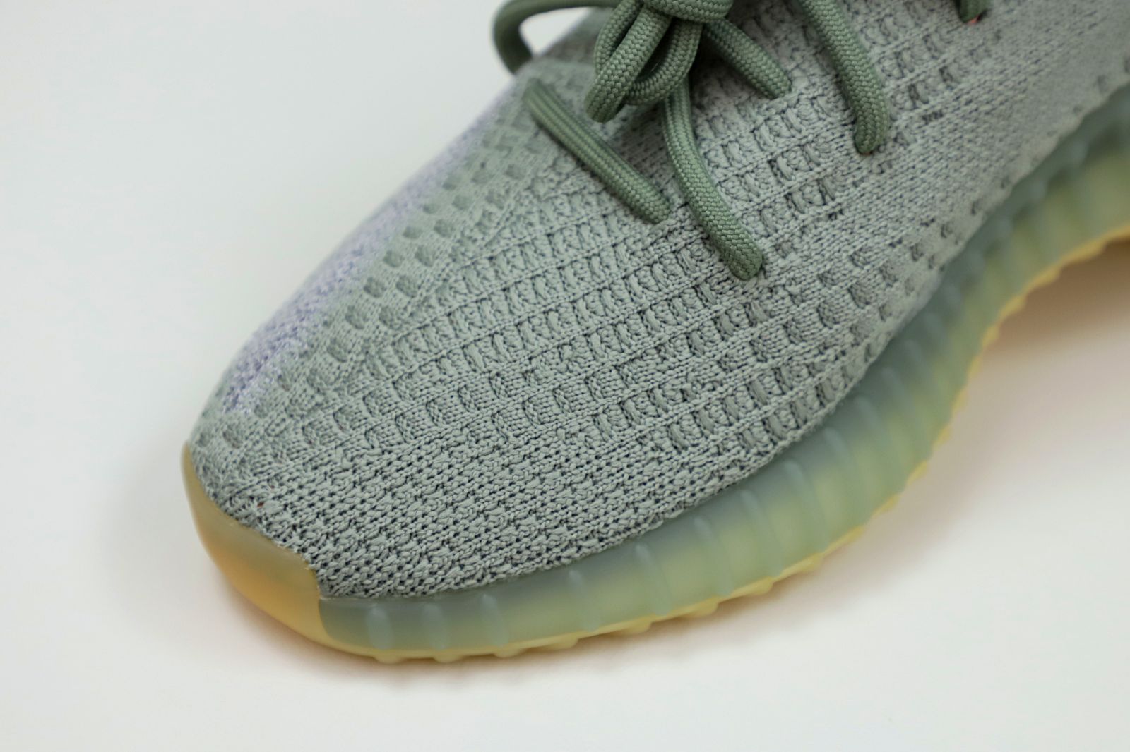 YEEZY BOOST 350 V2