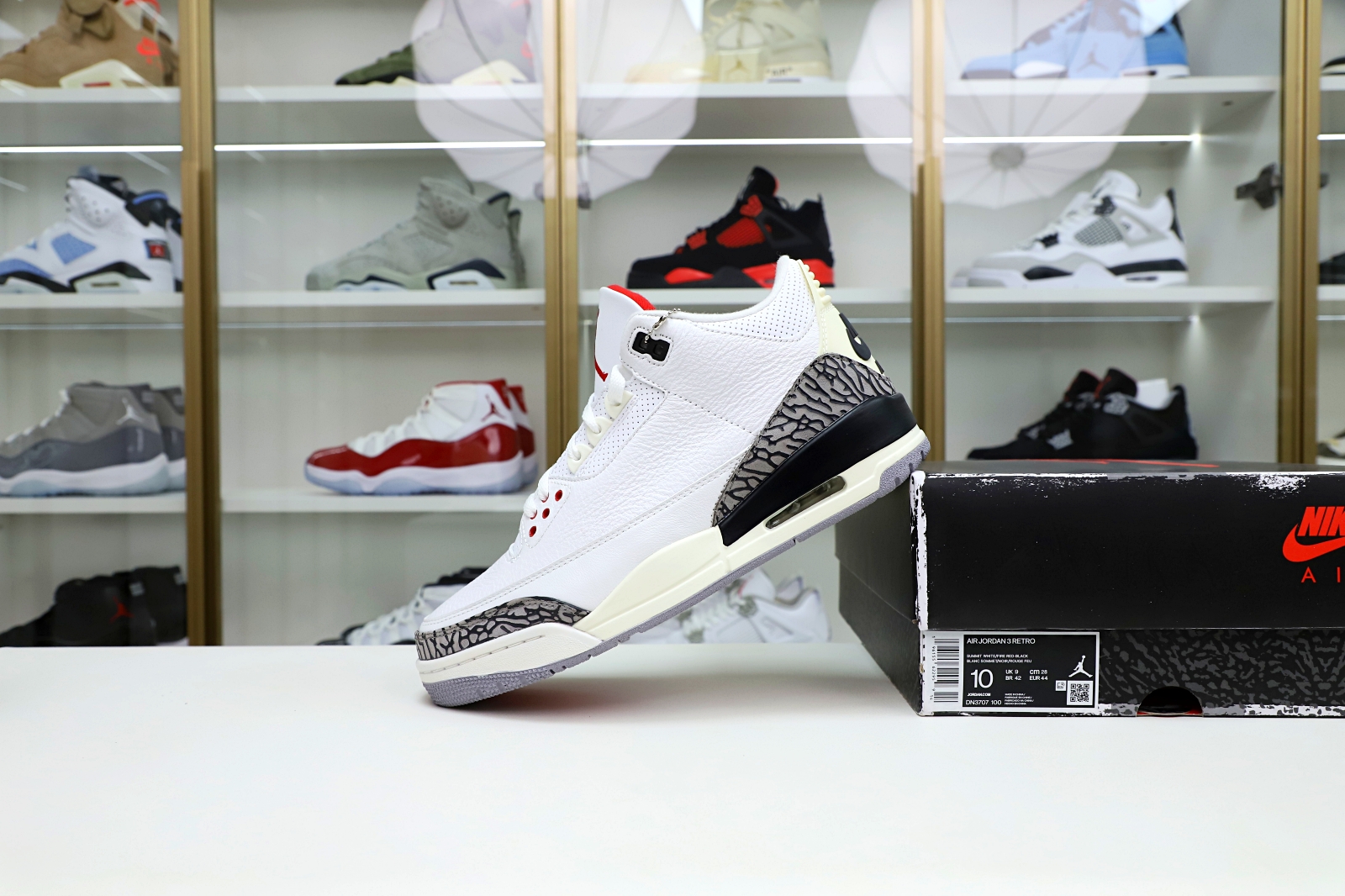 AIR JORDAN 3 "WHITE CEMENT REIMAGINED"