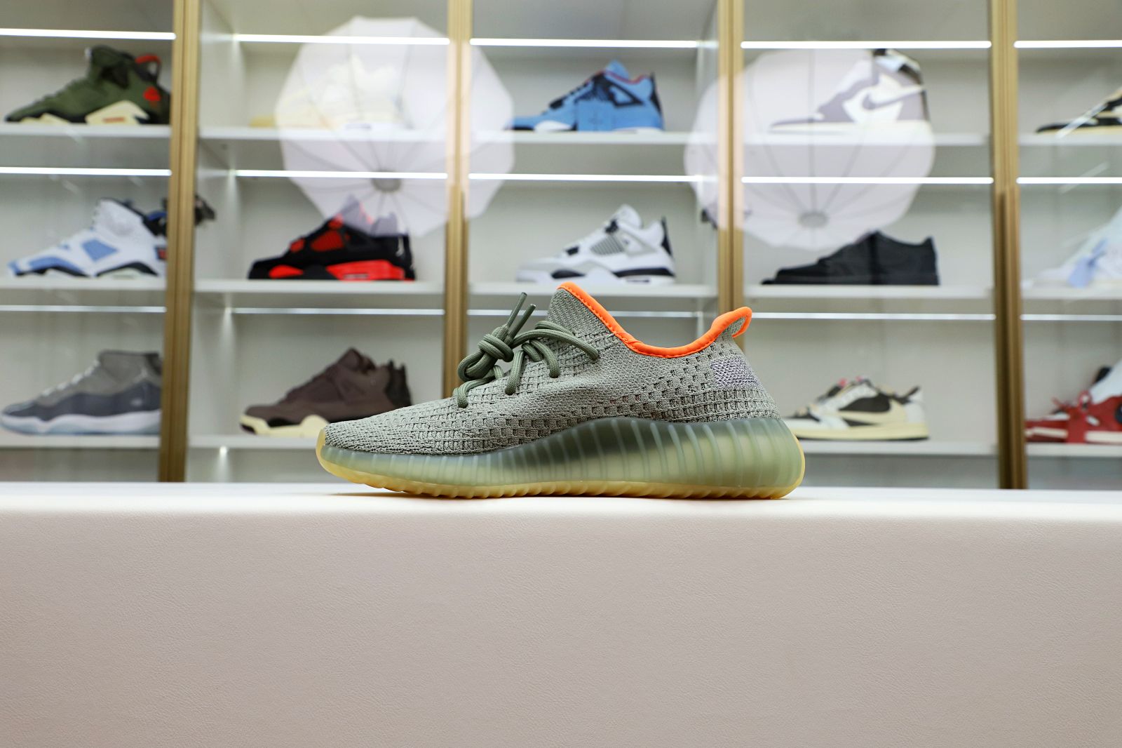 YEEZY BOOST 350 V2