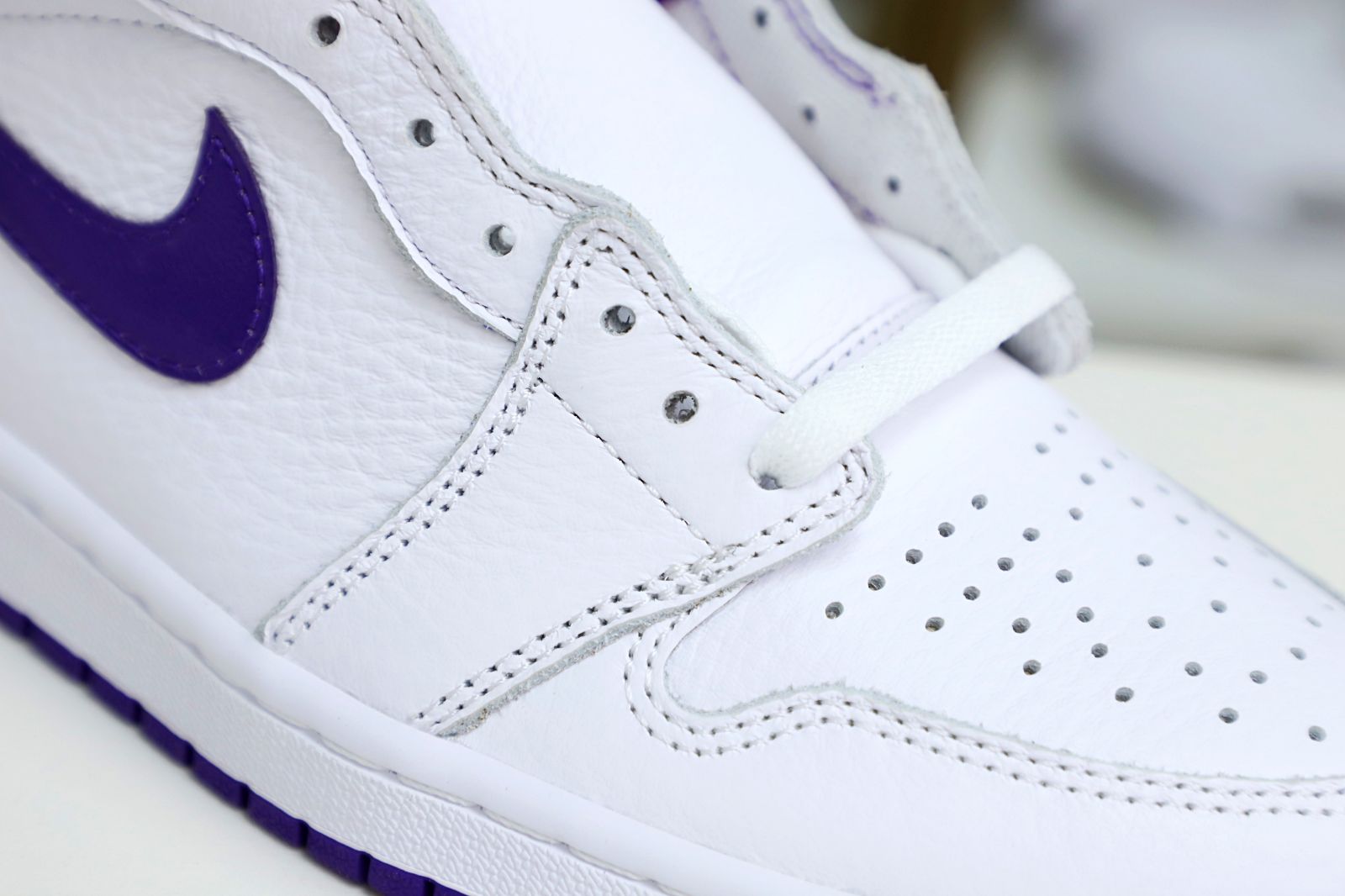 Air Jordan 1 High OG Court Purple