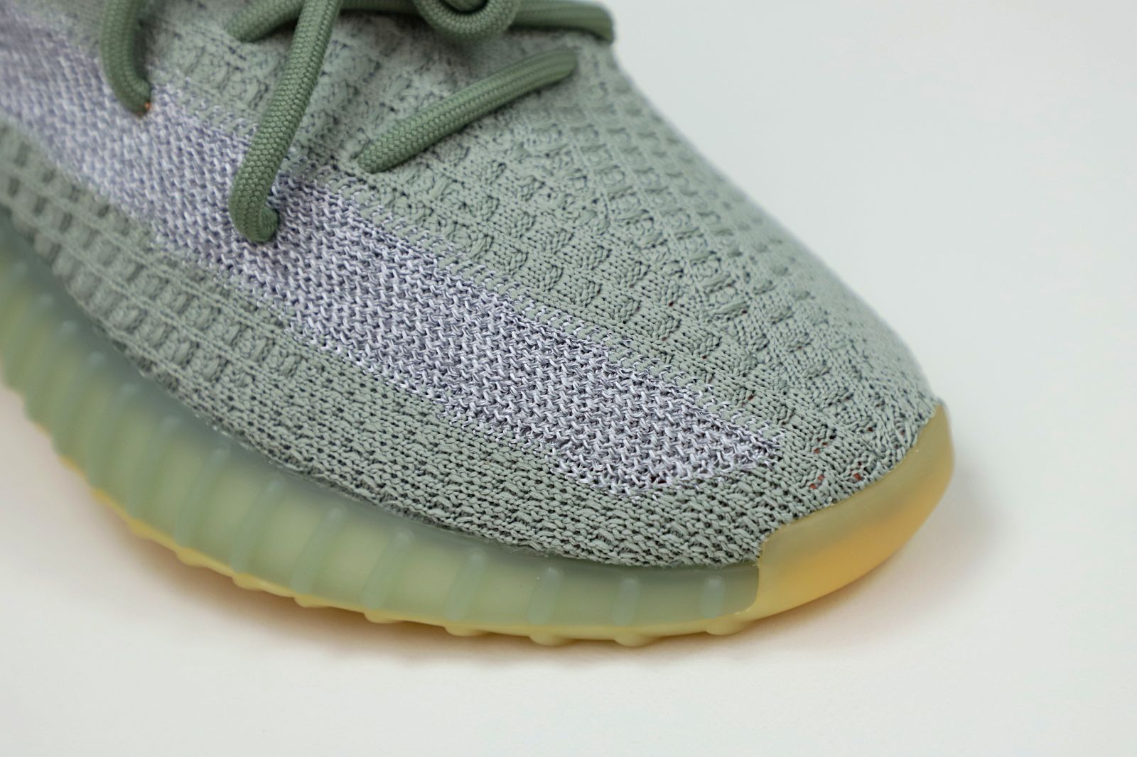YEEZY BOOST 350 V2