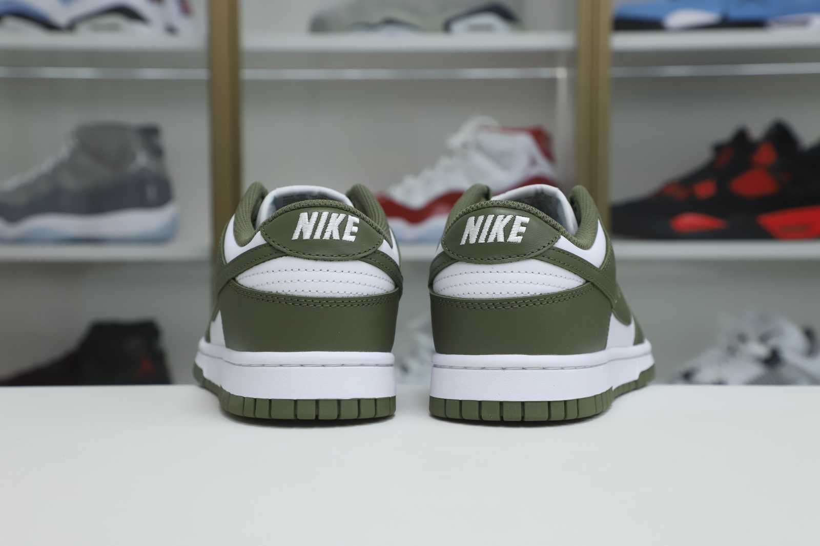 Nike Dunk Low "Medium Olive"