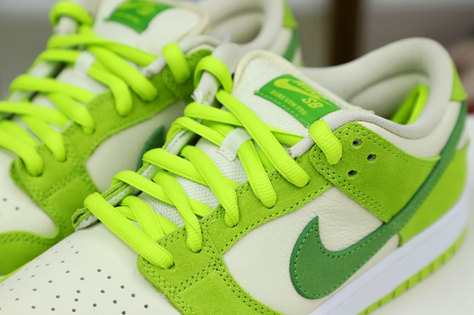 NIKE SB DUNK LOW GREEN APPLE 2022