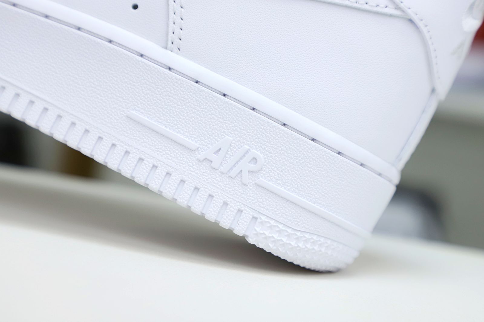 Nike Air Force 1 Low "Triple White"