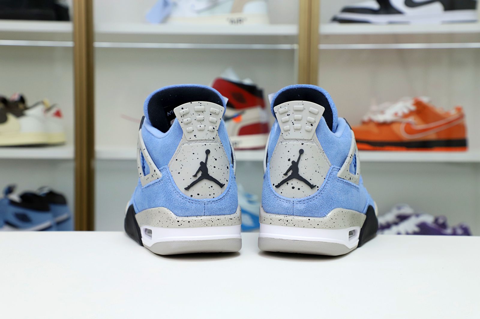 AIR JORDAN 4 UNIVERSITY BLUE