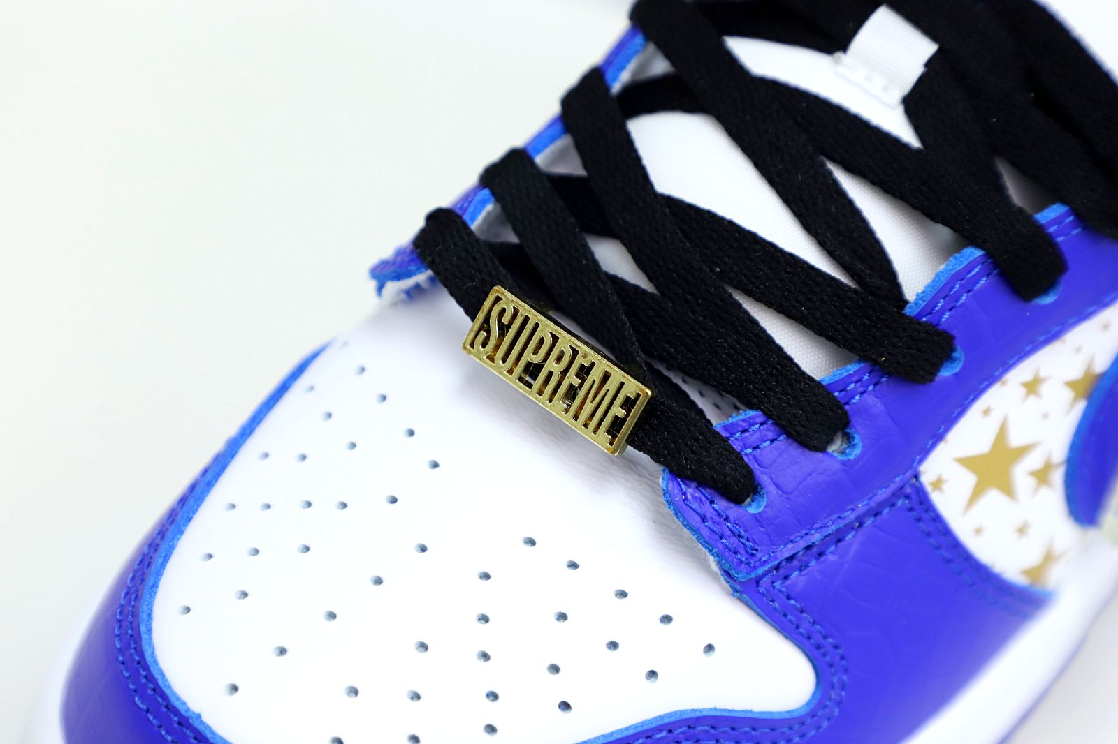 Sup*e x nike sb dunk low "hyper royal"