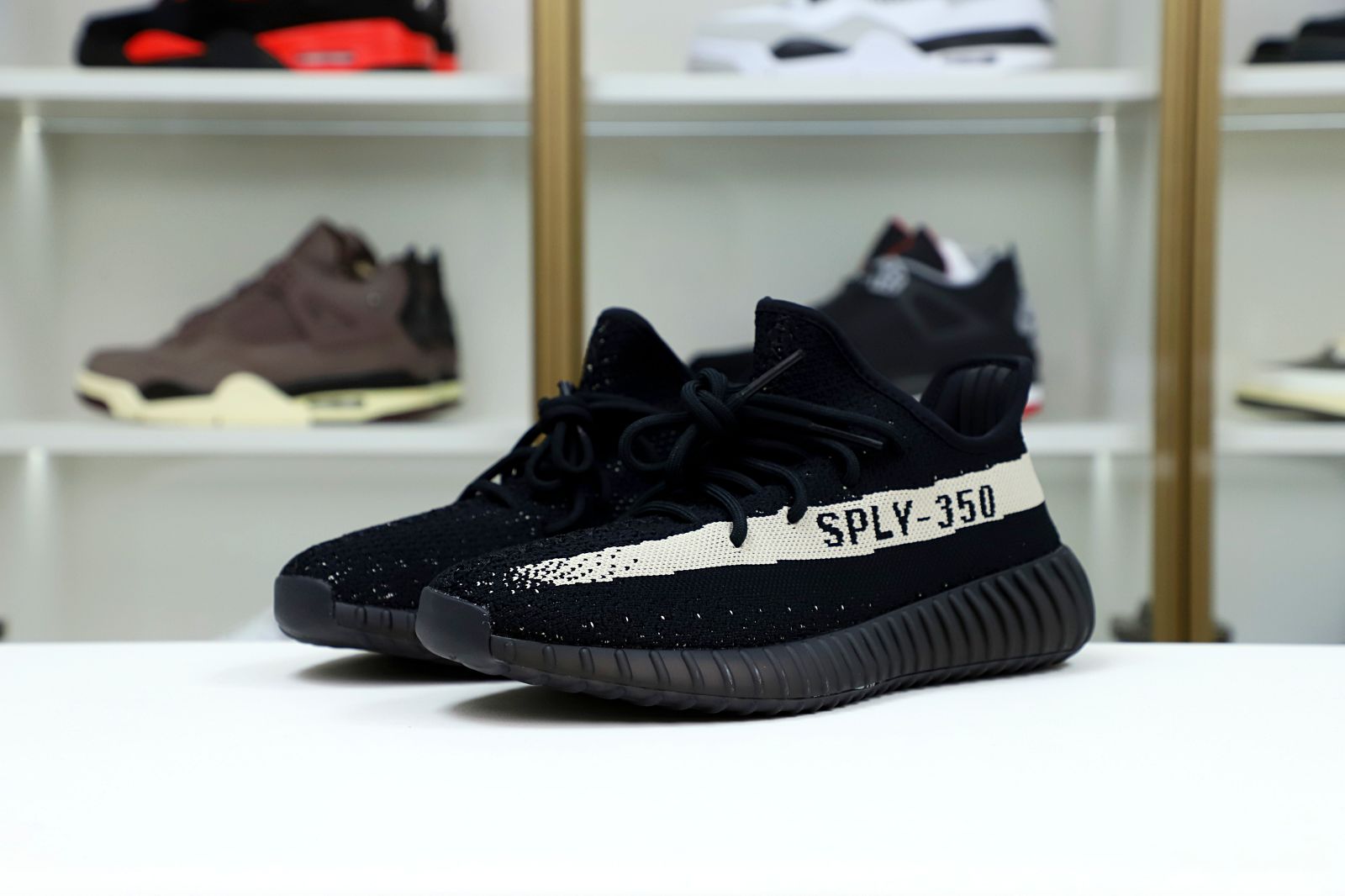 YEEZY BOOST 350 V2 