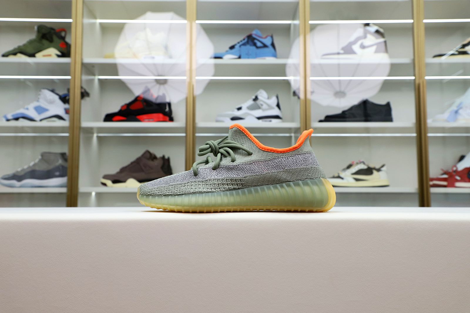 YEEZY BOOST 350 V2