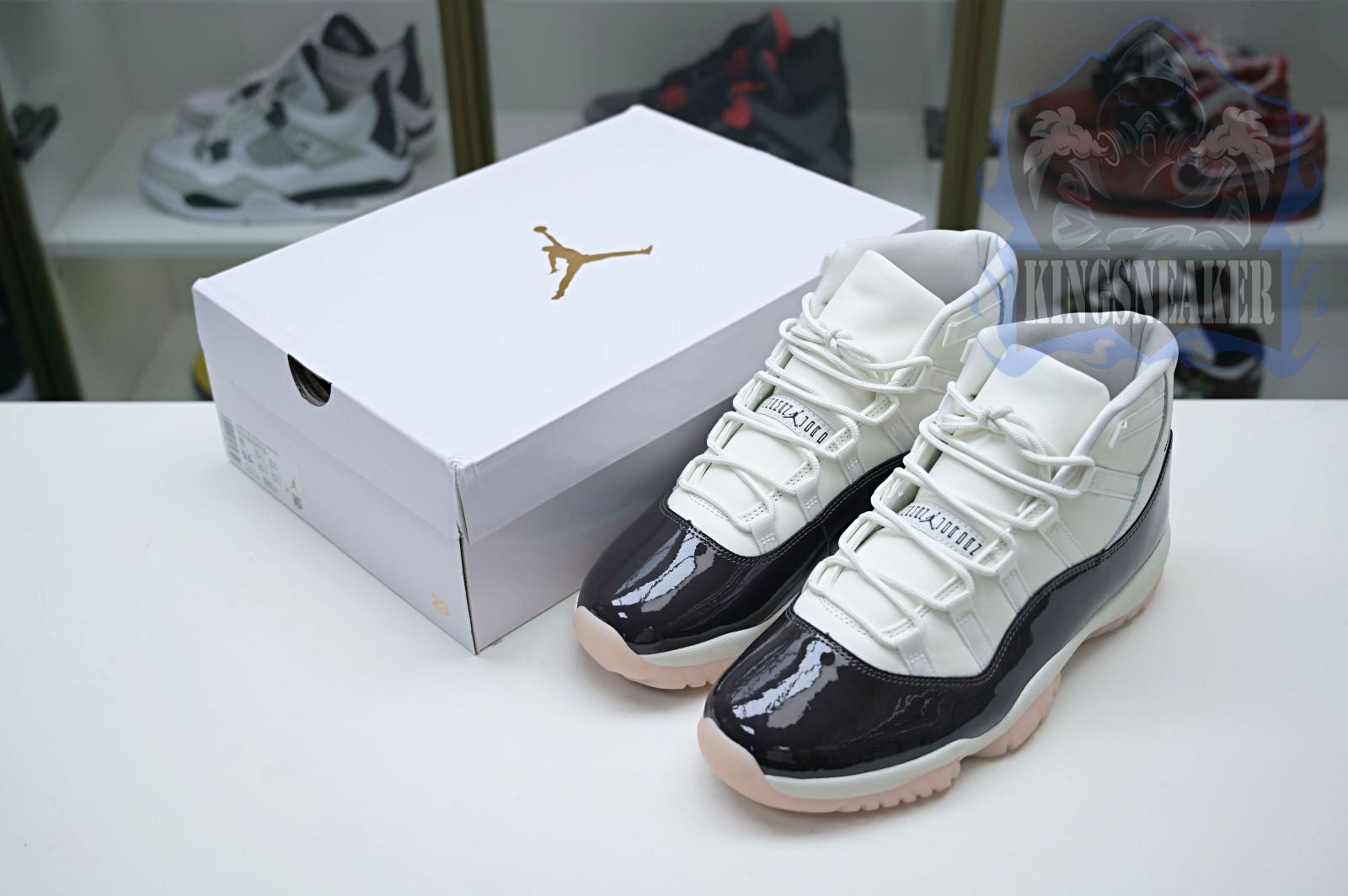 Air Jordan 11 "Neapolitan"