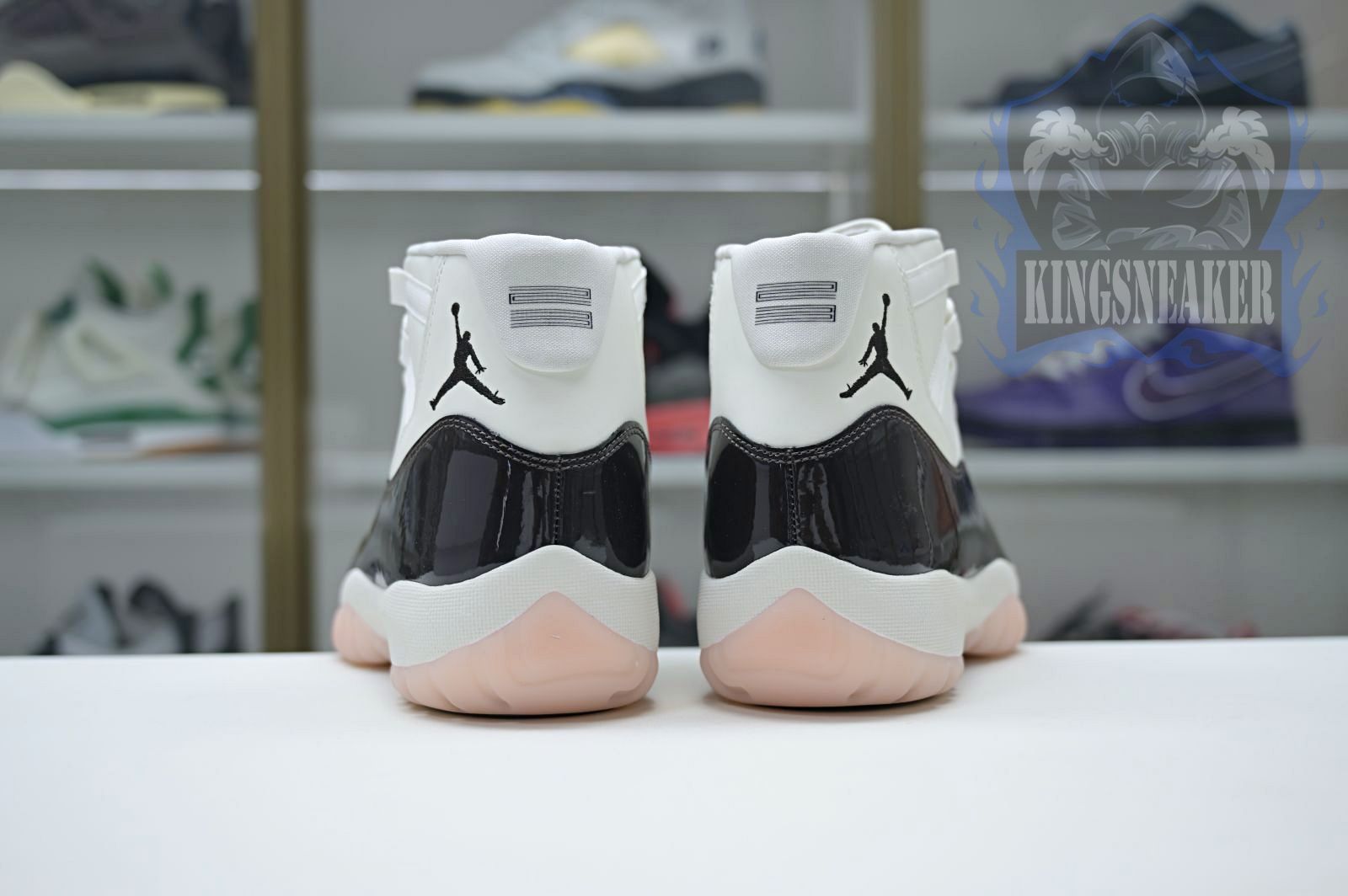 Air Jordan 11 "Neapolitan"