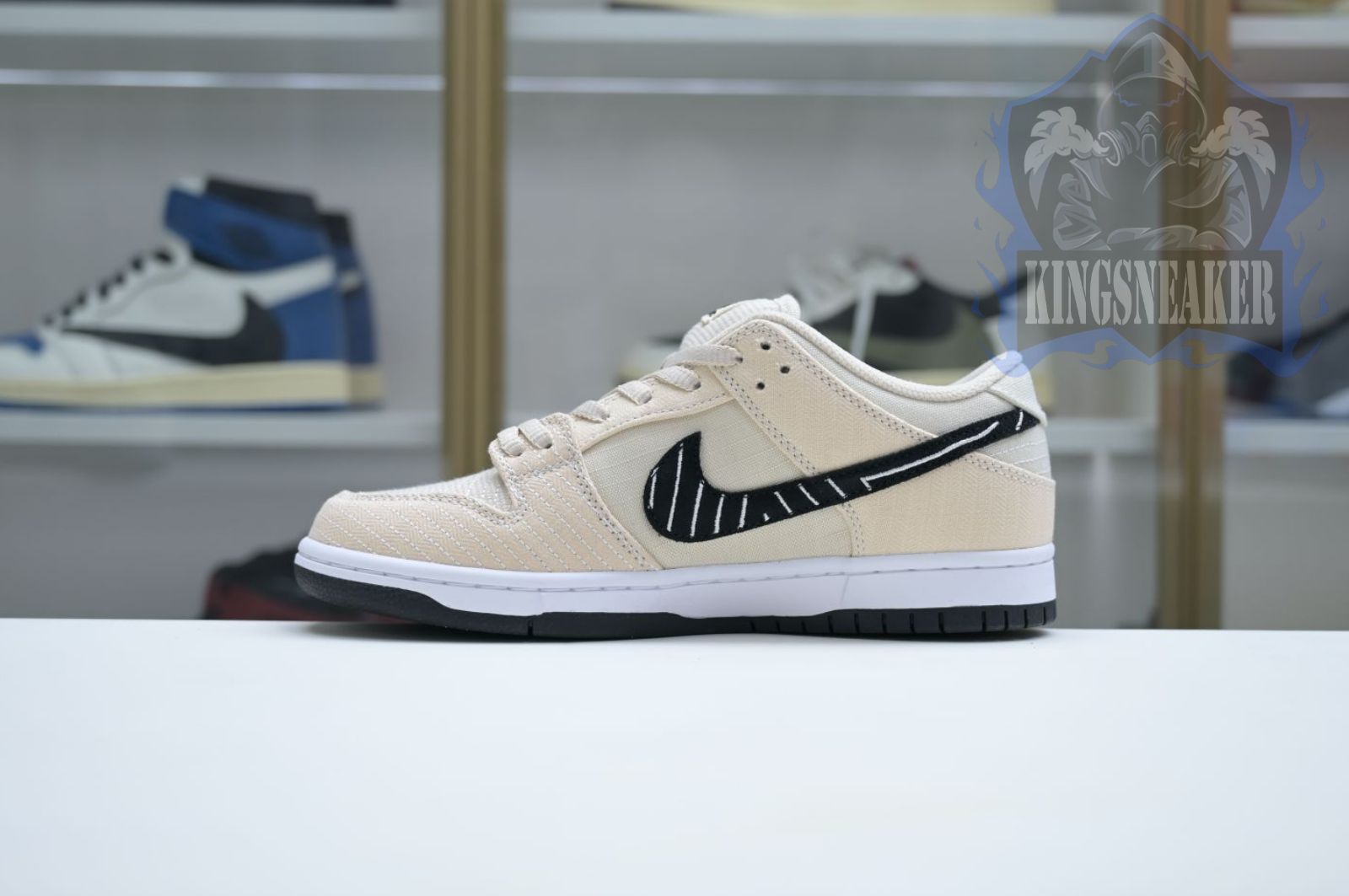 Albino & Preto x Nike Dunk SB Low Pro "Pearl White"