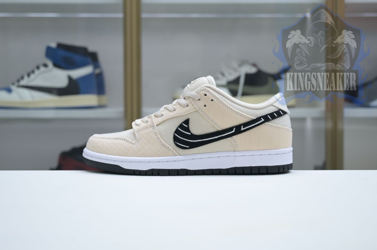 Albino & Preto x Nike Dunk SB Low Pro "Pearl White"