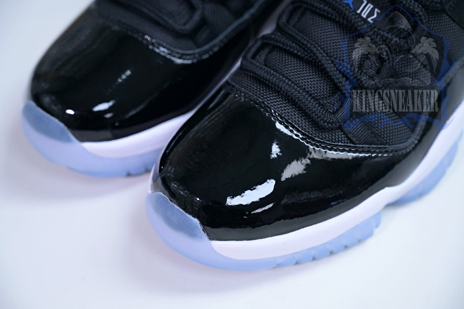 Air Jordan 11 Low "Space Jam"