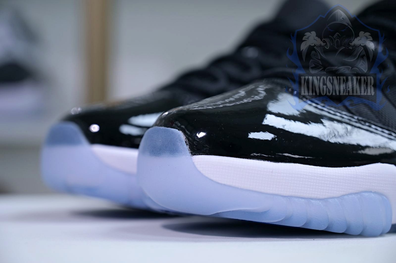 Air Jordan 11 Low "Space Jam"