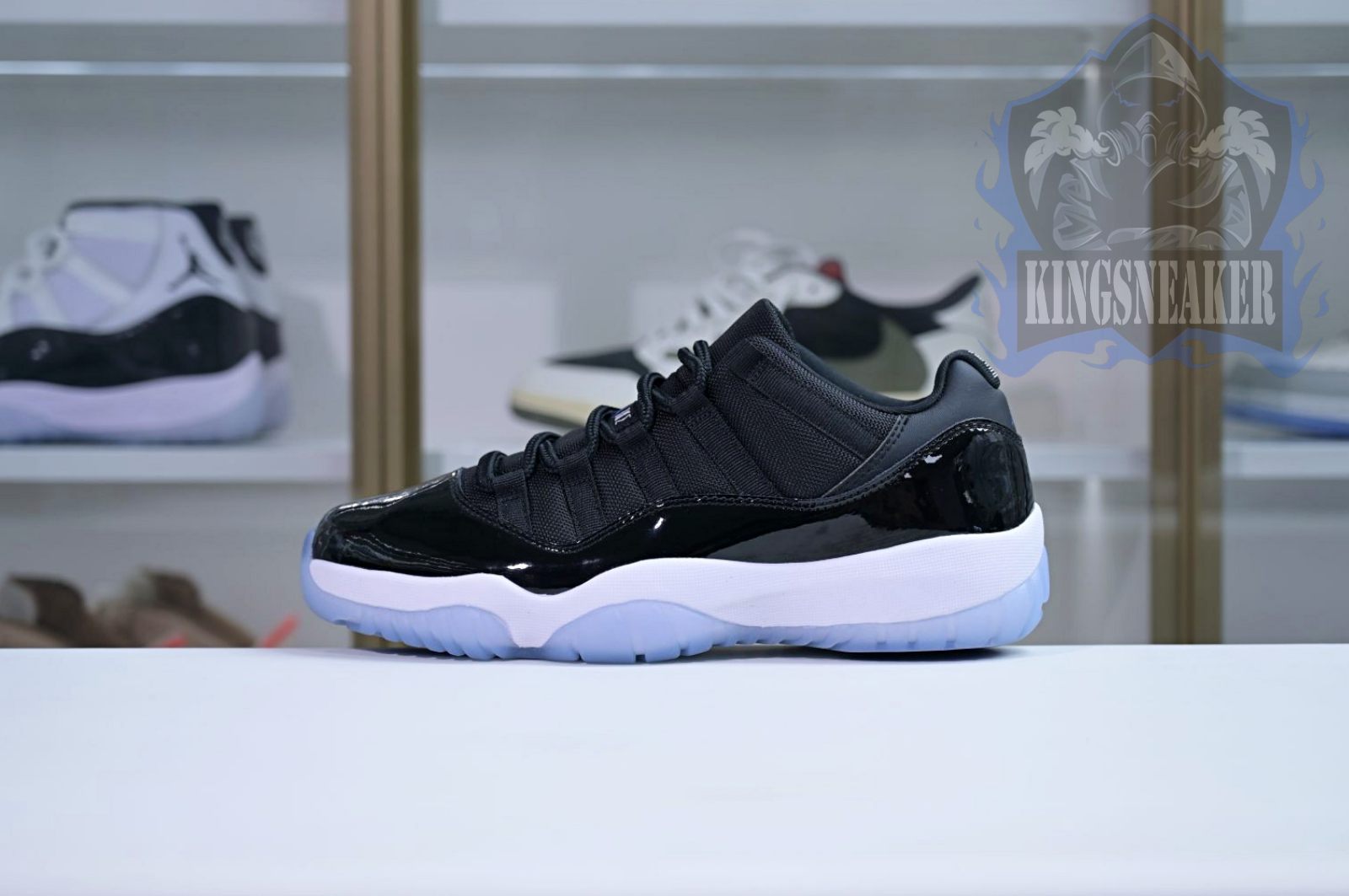 Air Jordan 11 Low "Space Jam"