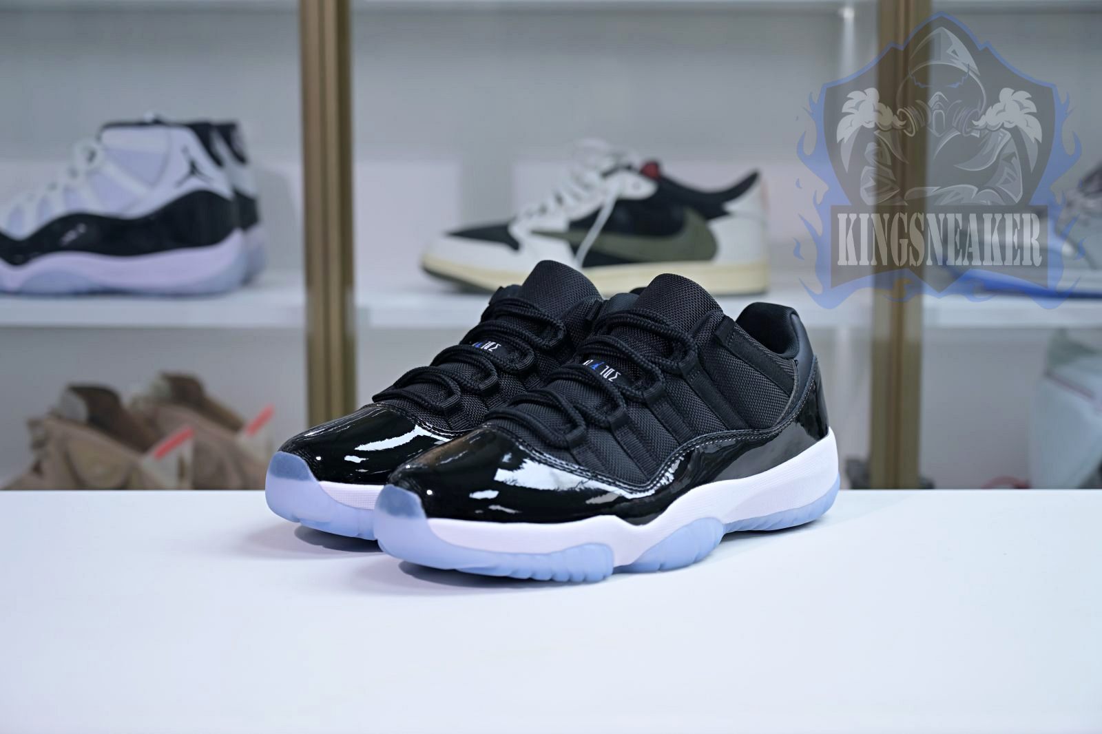 Air Jordan 11 Low "Space Jam"