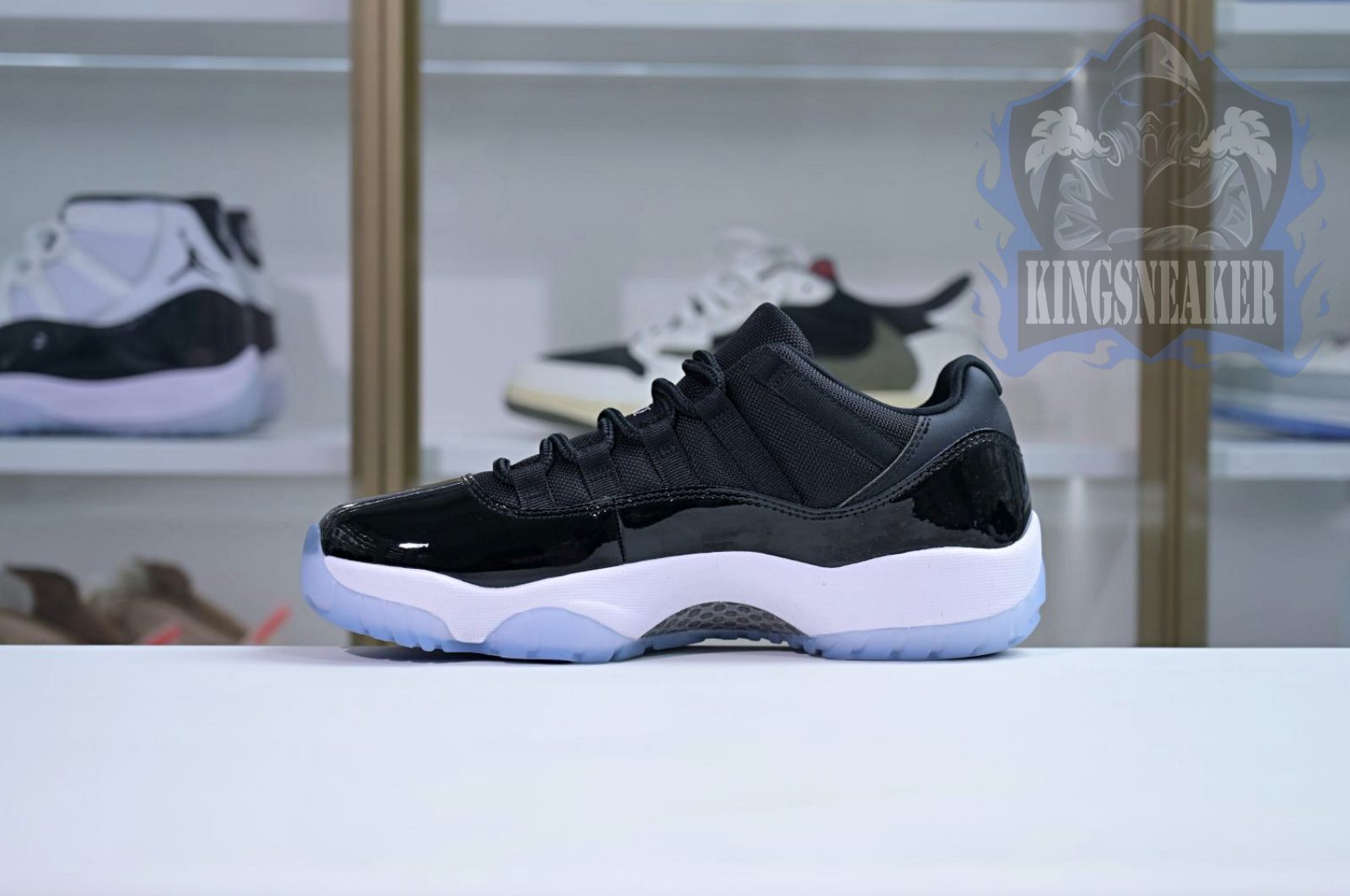 Air Jordan 11 Low "Space Jam"