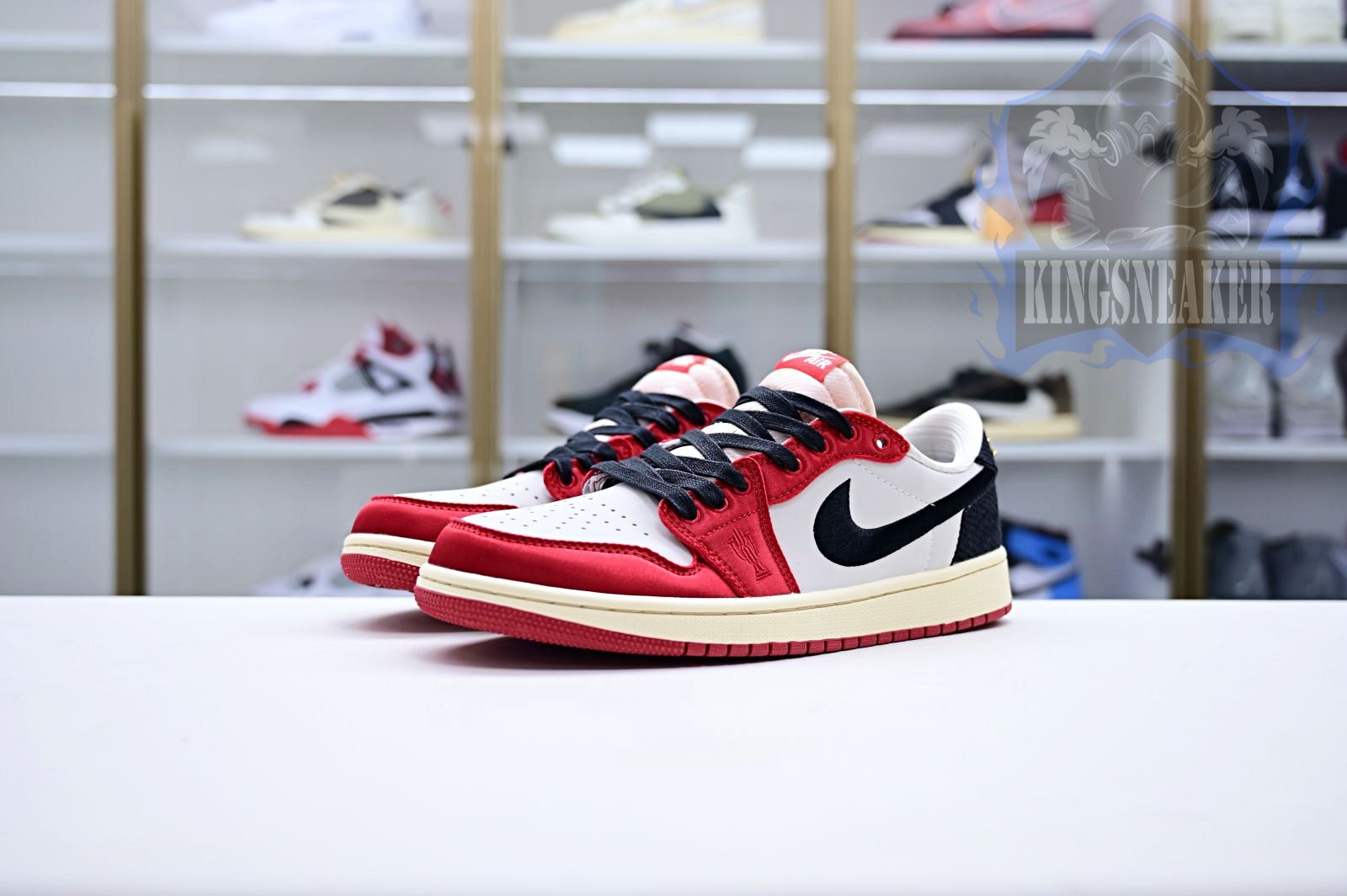 Trophy Room x Jordan Air Jordan 1 Low OG “Away”