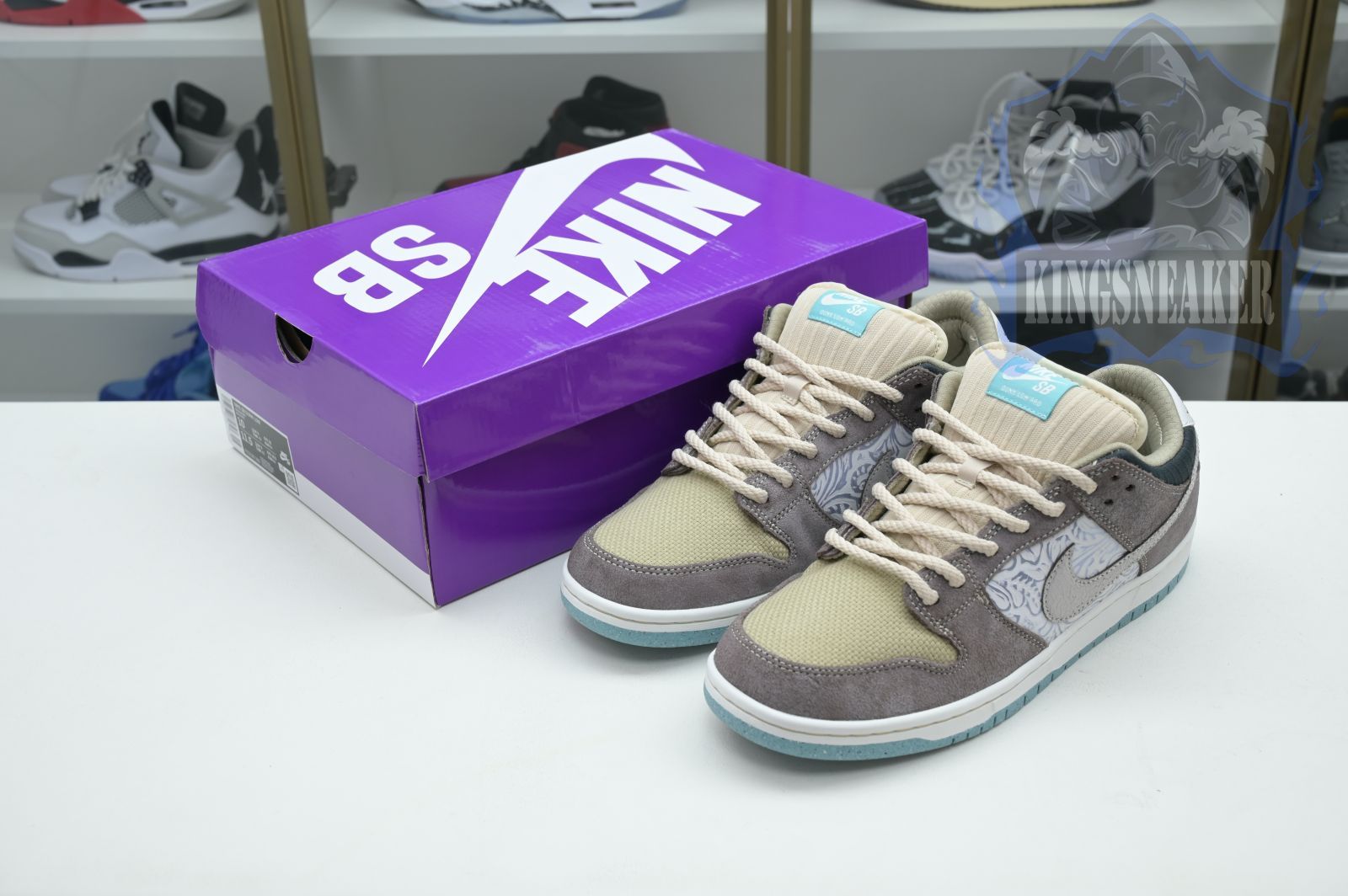 Nike SB Dunk Low"Big Money Savings"