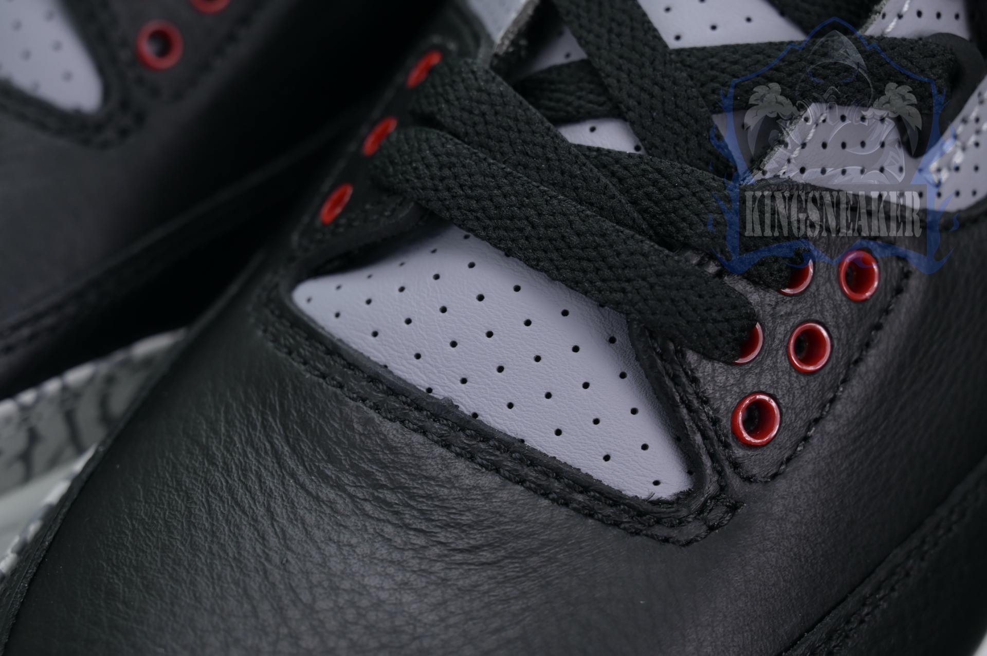 Air Jordan 3“Black Cement Reimagined”