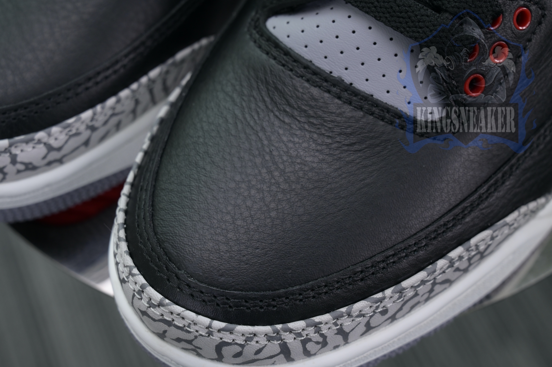 Air Jordan 3“Black Cement Reimagined”