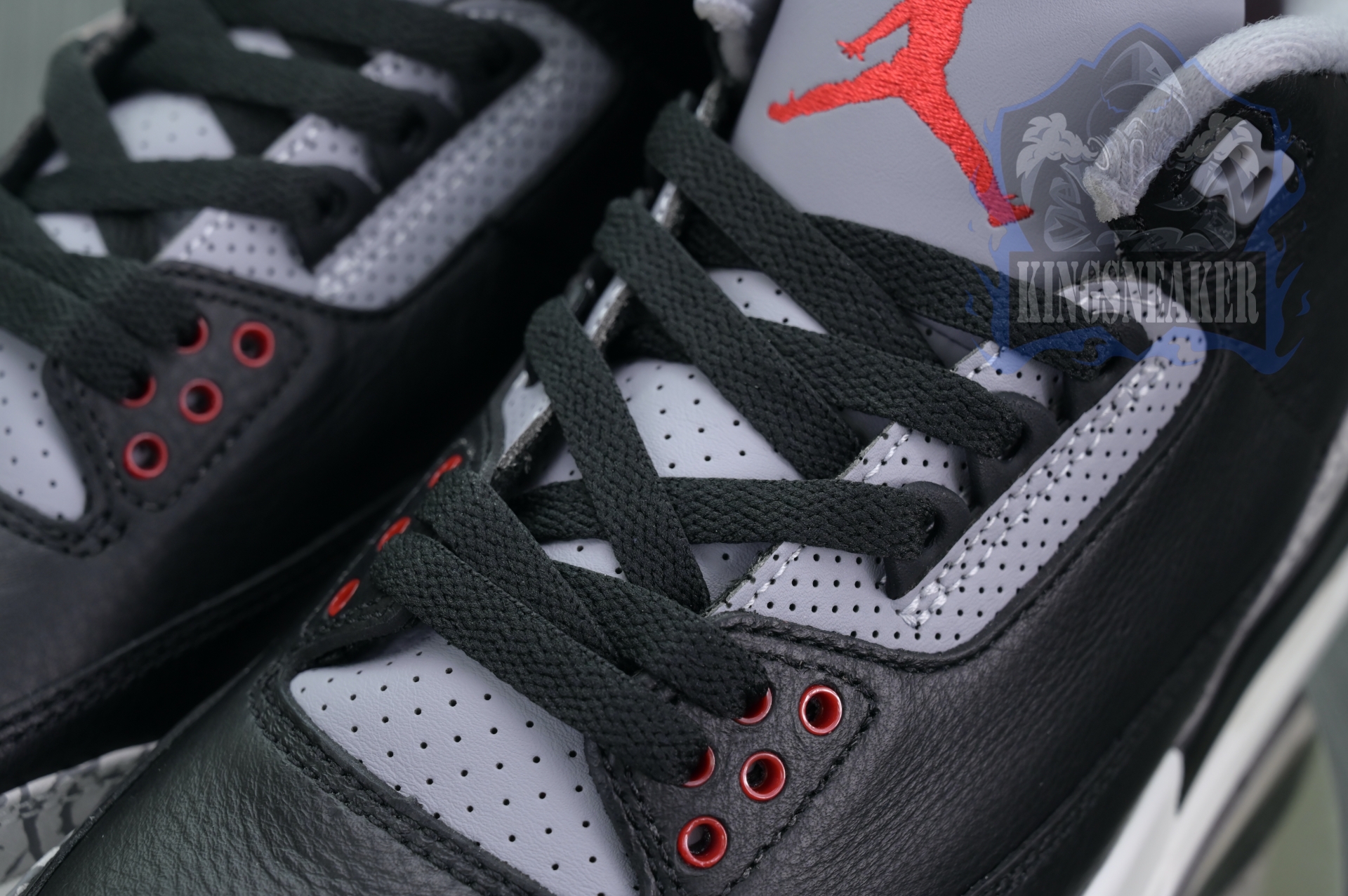 Air Jordan 3“Black Cement Reimagined”