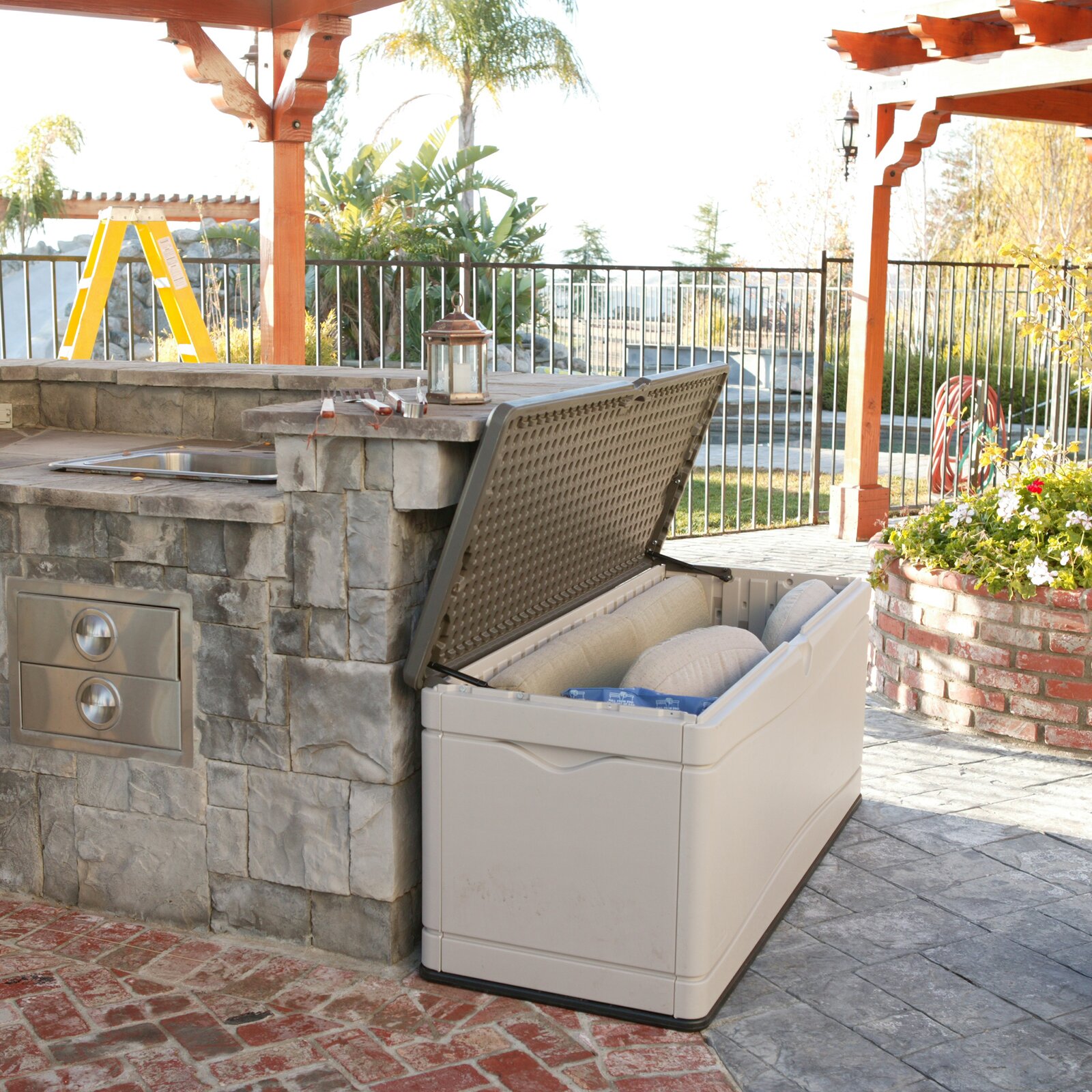 【Storage Shed】Lifetime 130 Gallons Gallon Water Resistant Plastic