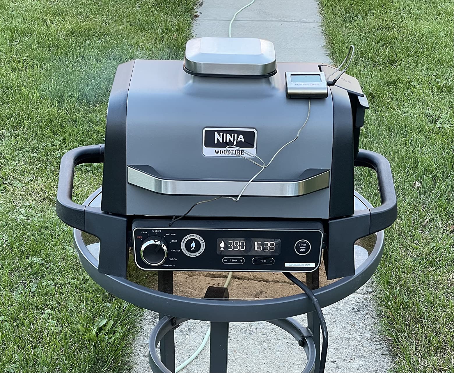 Ninja OG701 Woodfire Outdoor Grill, 7-in-1 Master Grill, BBQ Smoker ...