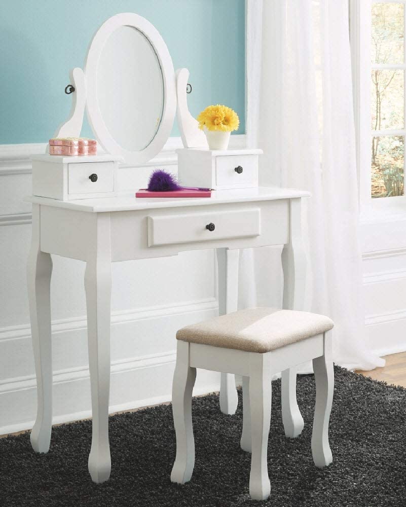 Signature Design by Ashley Realyn Traditional Cottage 3 Drawer Vanity