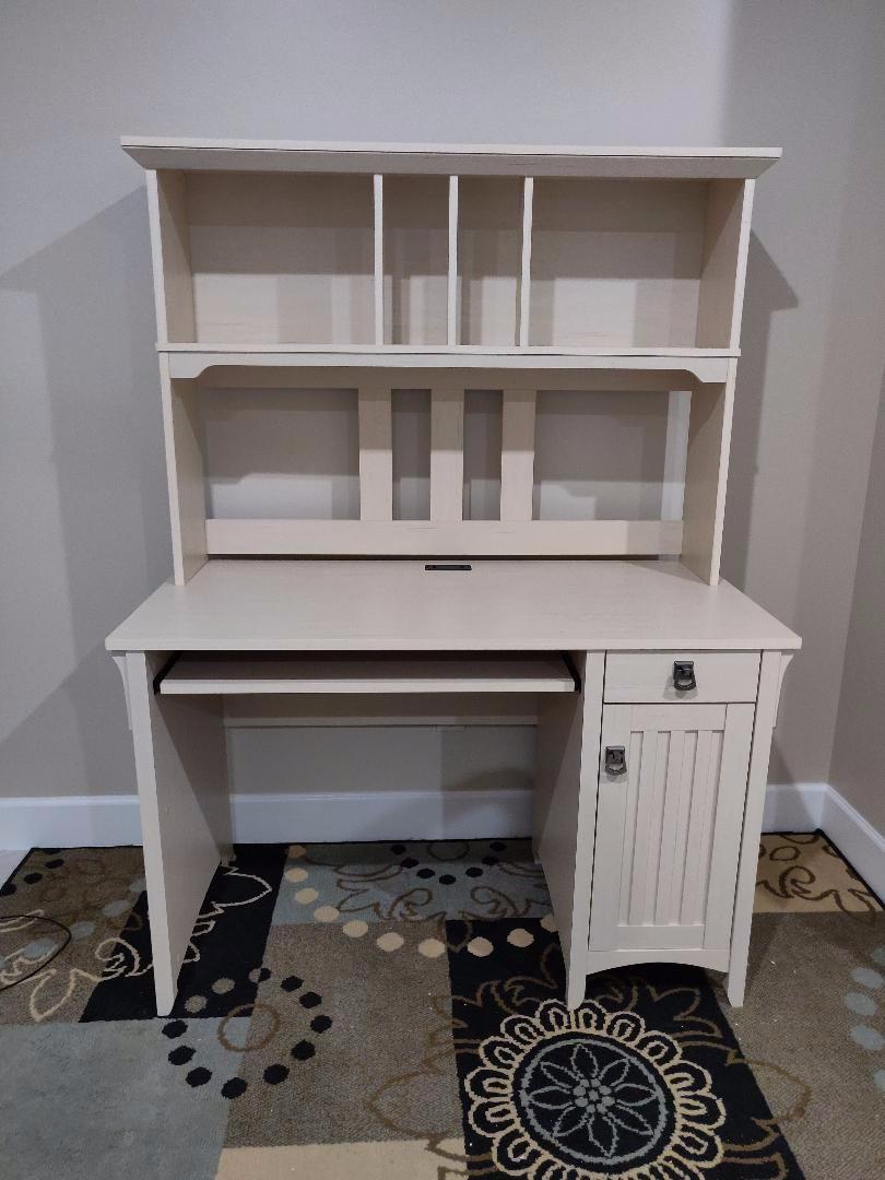 【Furniture】Bush Furniture Salinas Mission Desk with Hutch, Lateral File