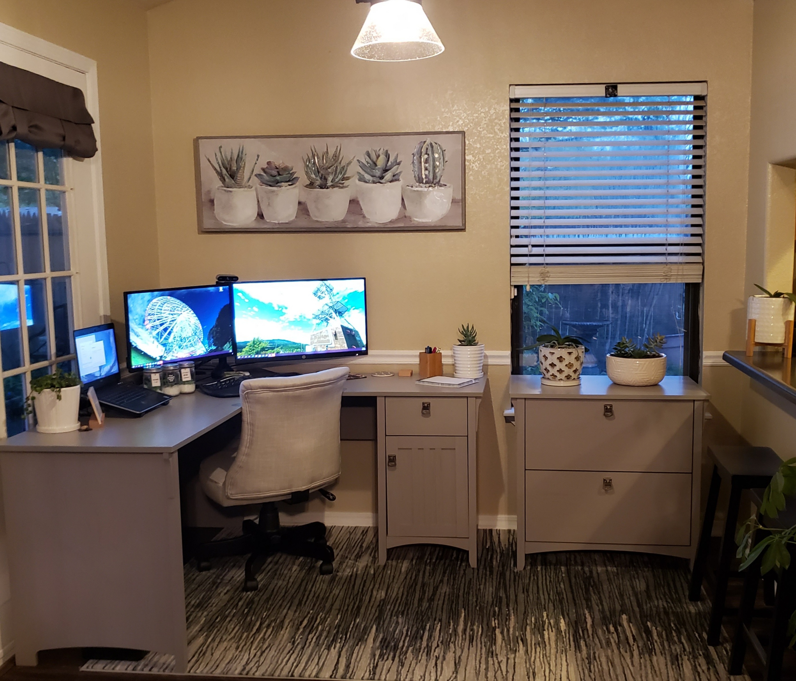 【Furniture】Bush Furniture Salinas 60W L Shaped Desk with Mid Back Tufted Office Chair in Antique