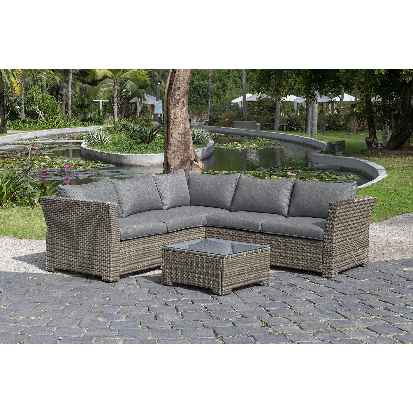 Chesterton outlet garden sofa