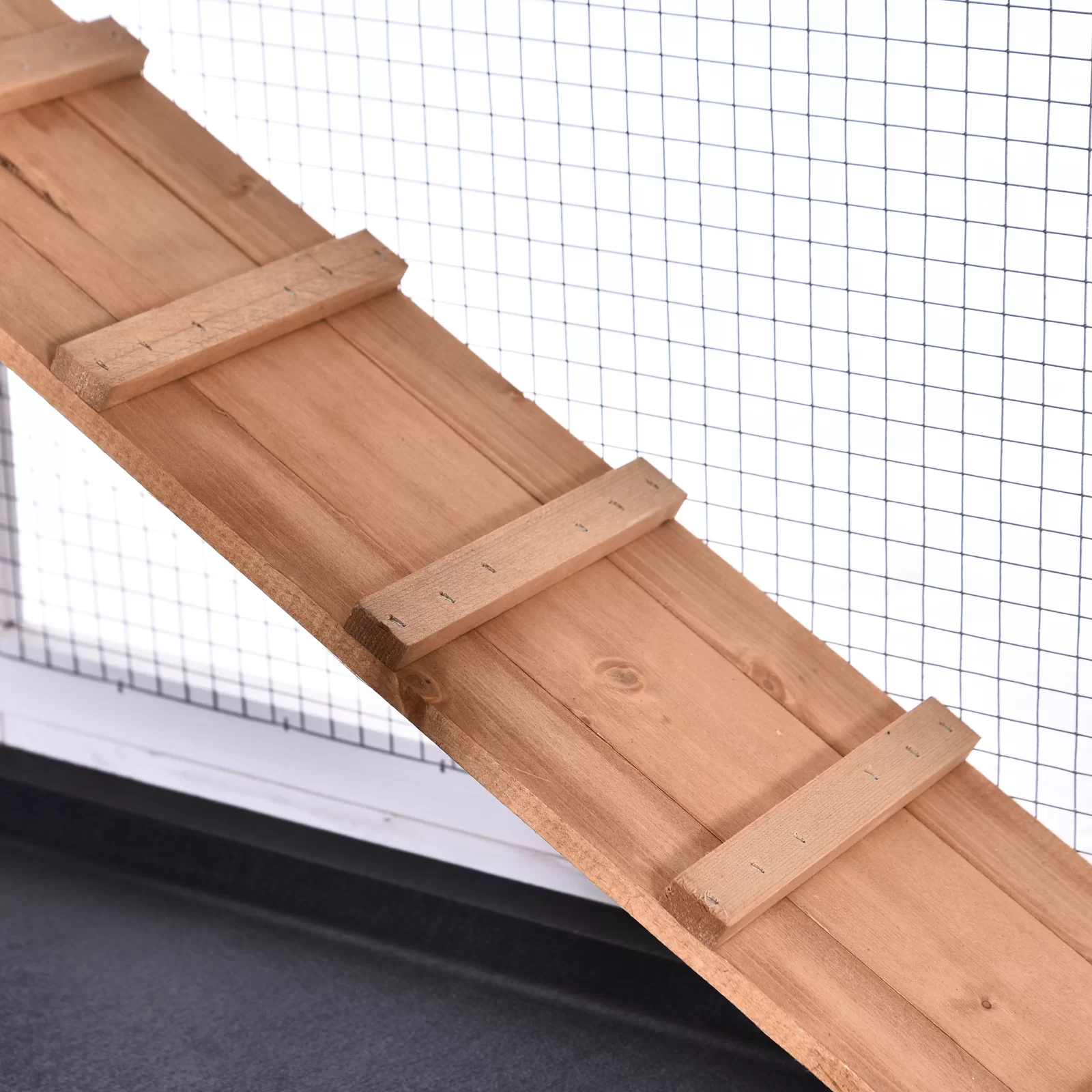 【Pet】Violetta Weather Resistant Rabbit Hutch with Ramp EconMarket