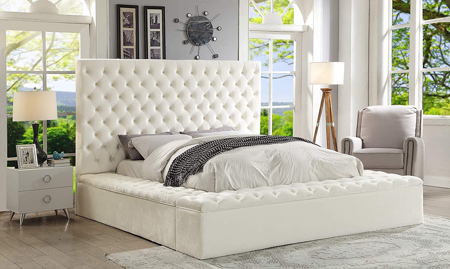 【Furniture】Contemporary Velvet Upholstered Bed with Deep Button Tufting