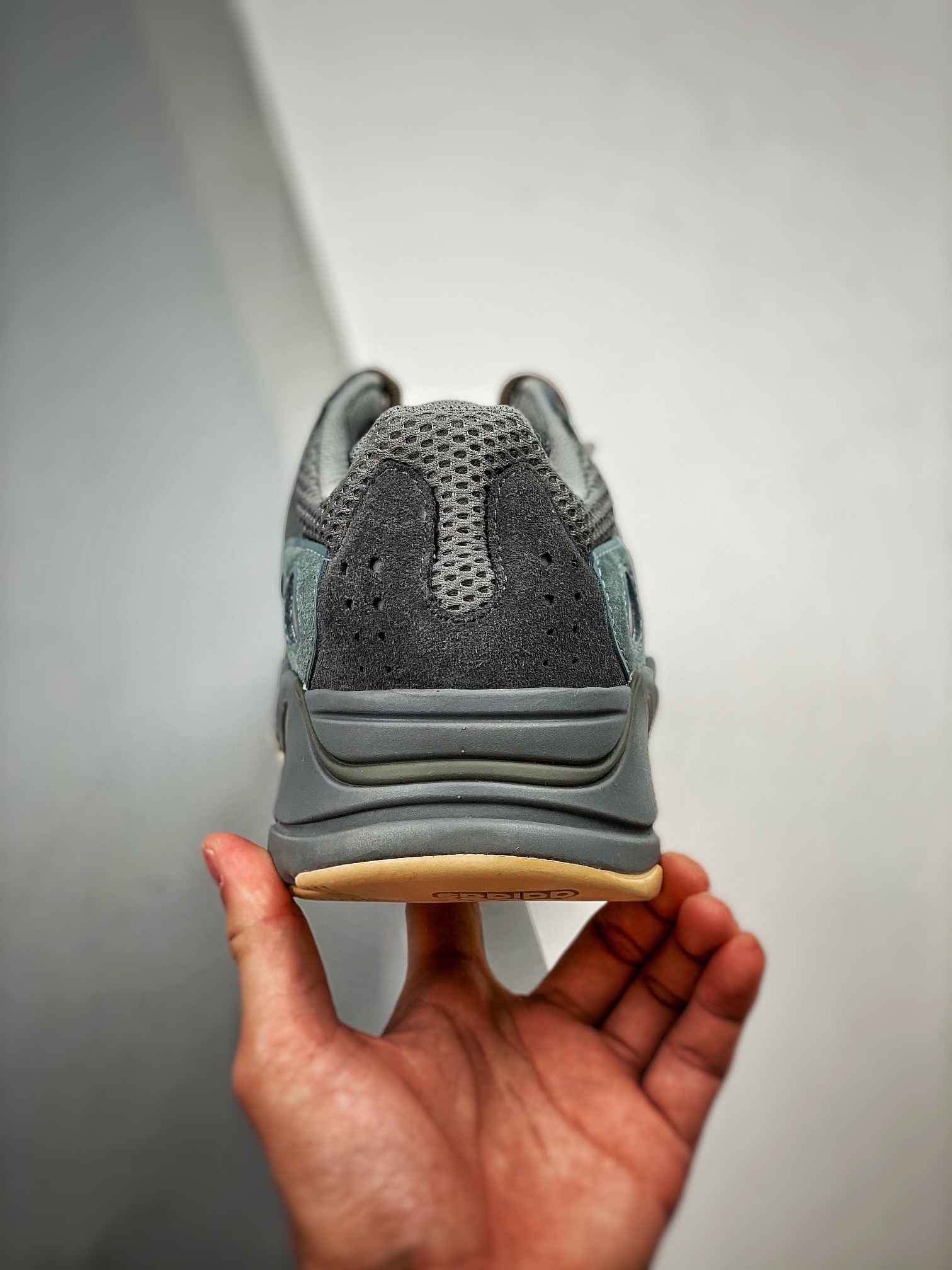 Unisex Yeezy Boost 700 Fashion Casual Shoes