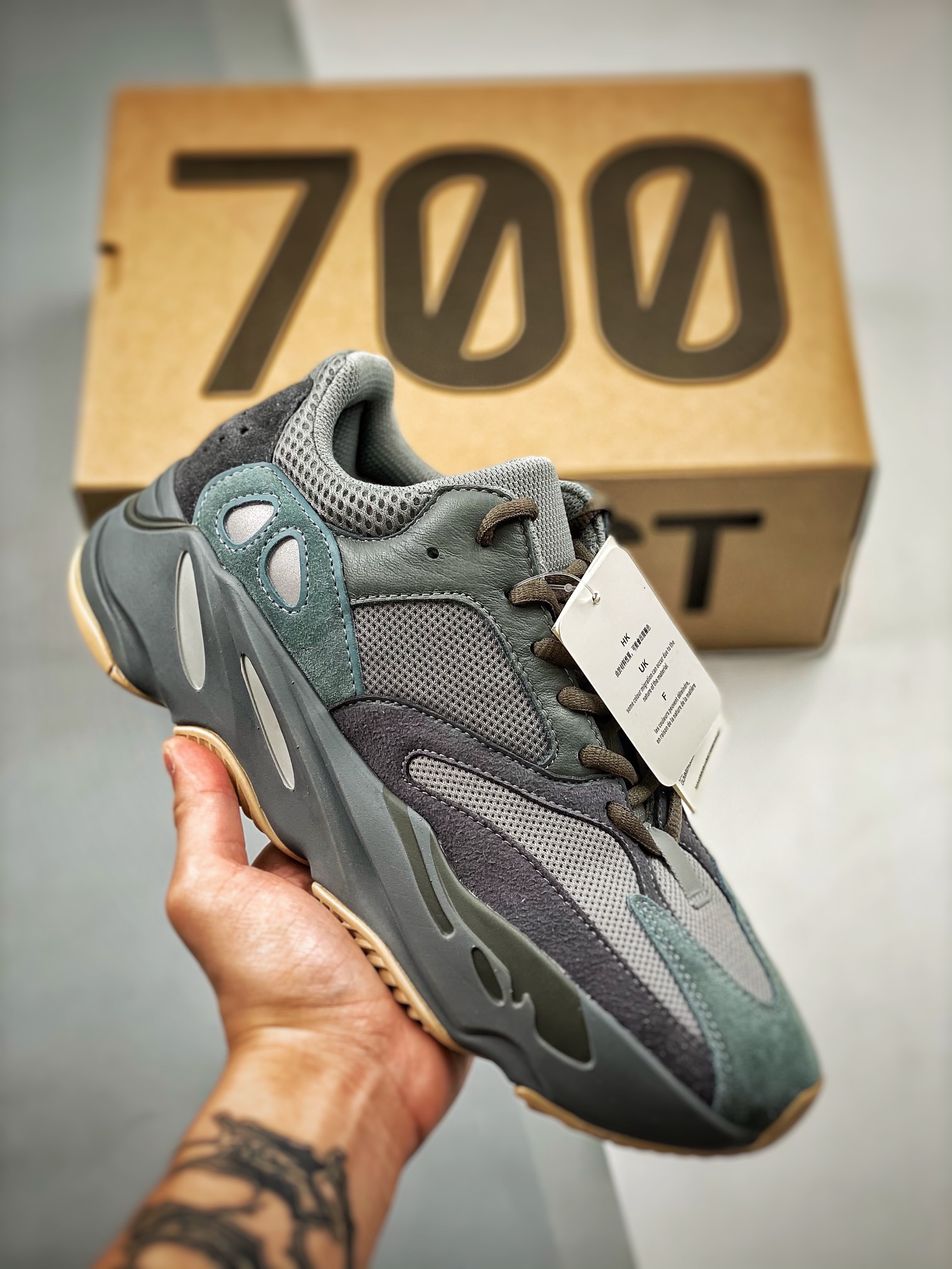 Unisex Yeezy Boost 700 Fashion Casual Shoes