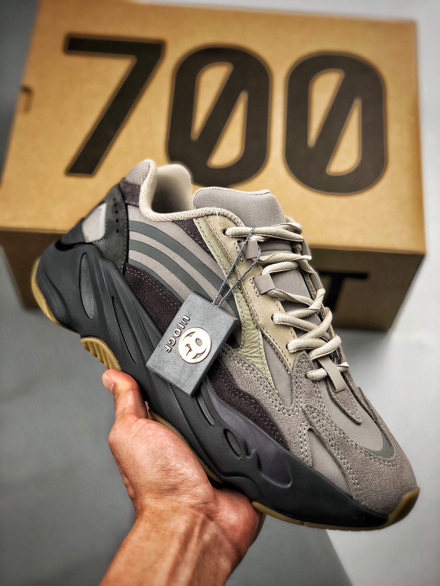 Unisex Yeezy Boost 700 Fashion Casual Shoes