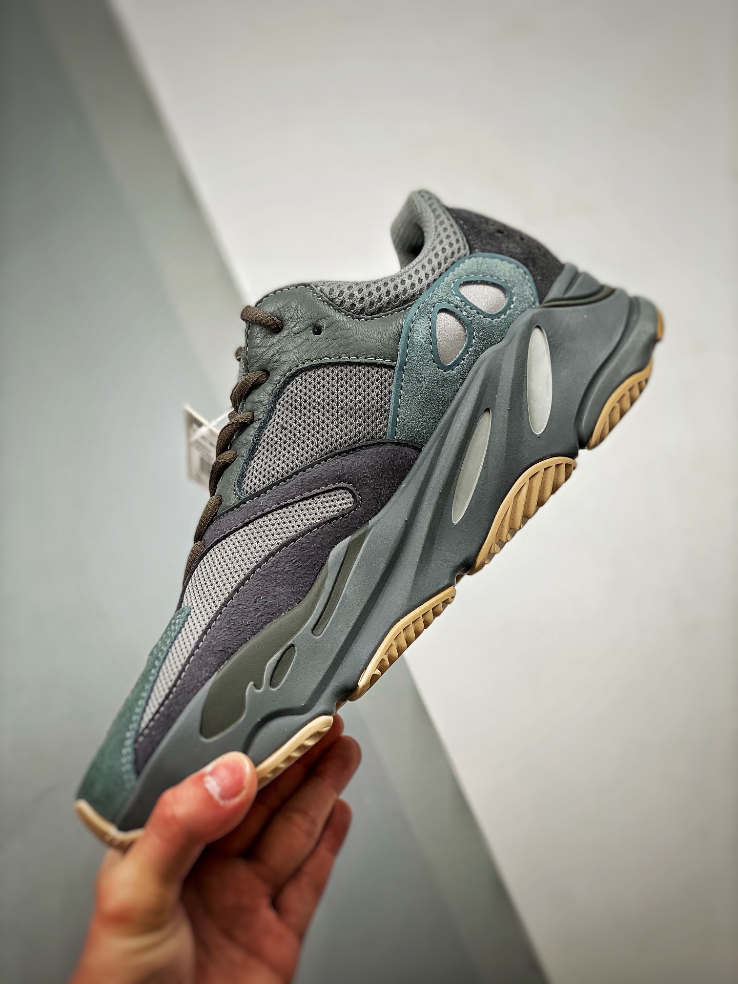 Unisex Yeezy Boost 700 Fashion Casual Shoes
