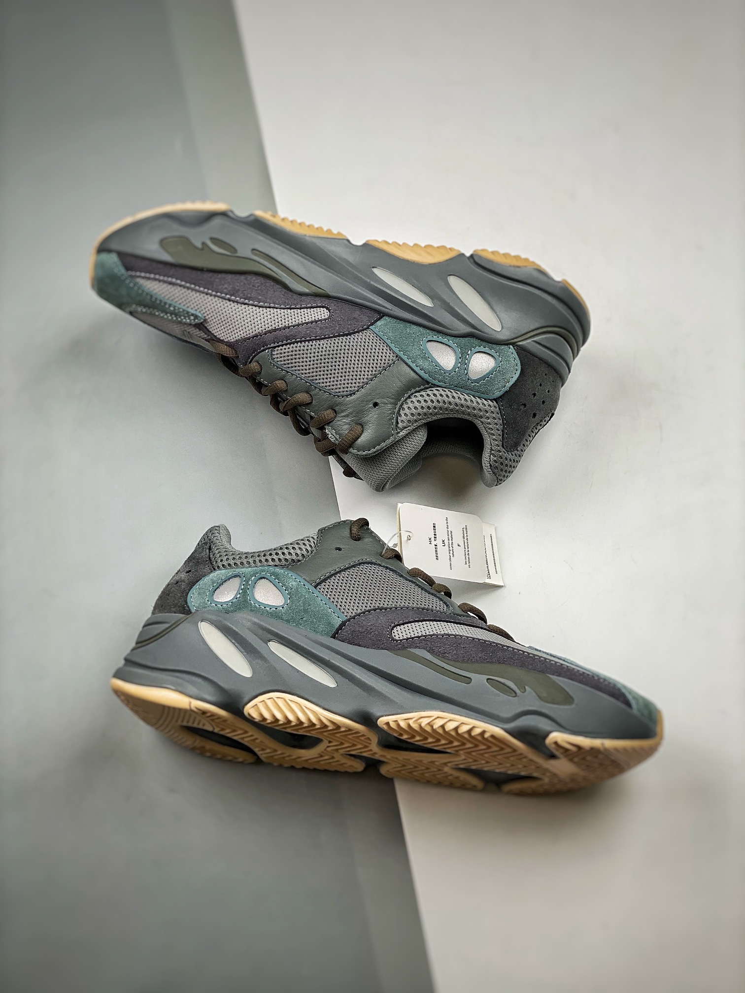 Unisex Yeezy Boost 700 Fashion Casual Shoes